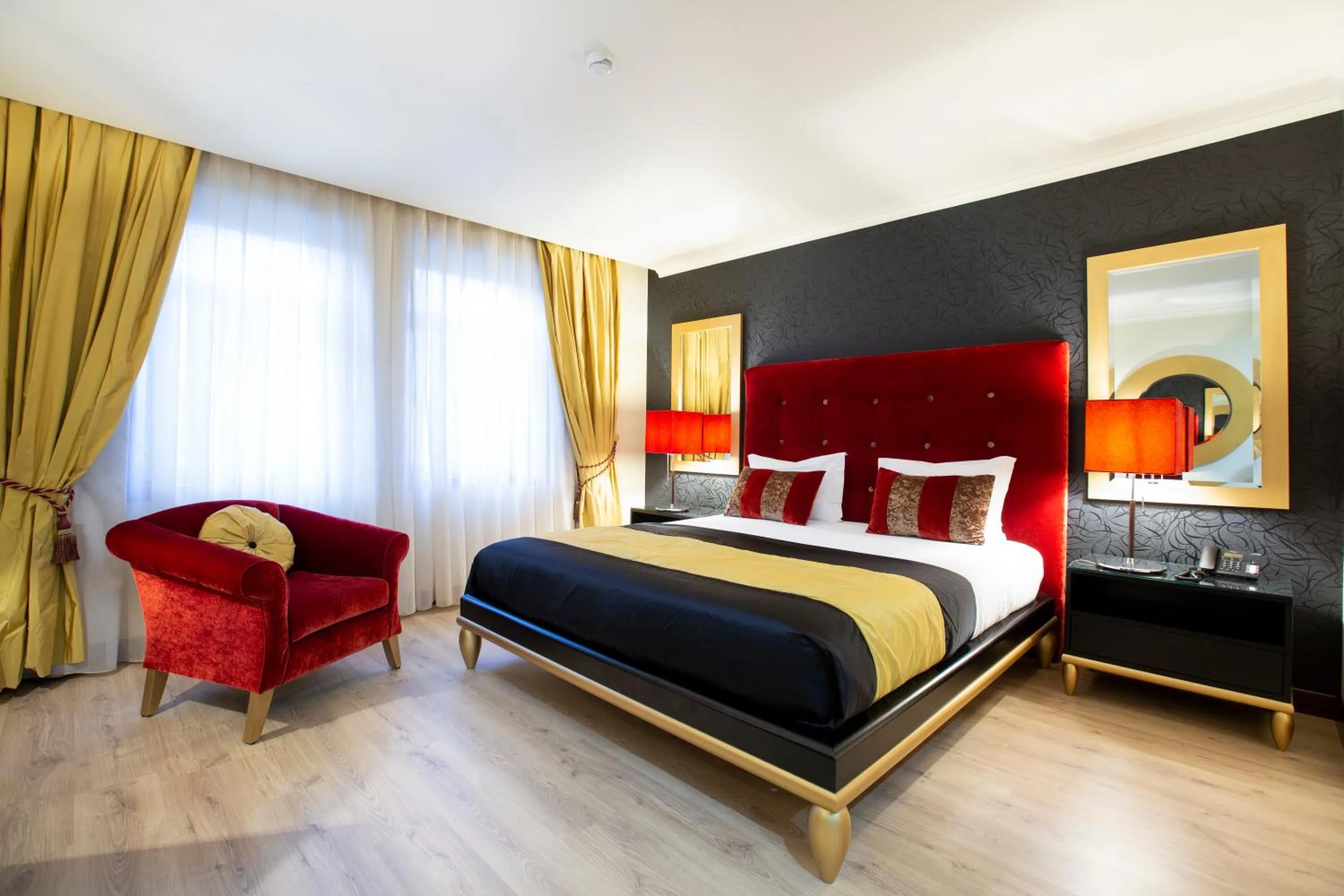 Bedroom, Bed in Veneza Hotel