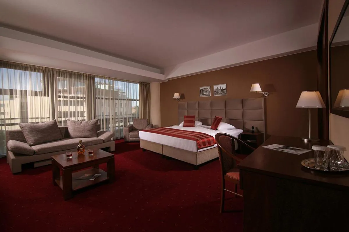 TV and multimedia, Bed in Reghina Blue Hotel