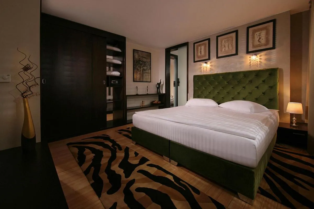 Bed in Reghina Blue Hotel