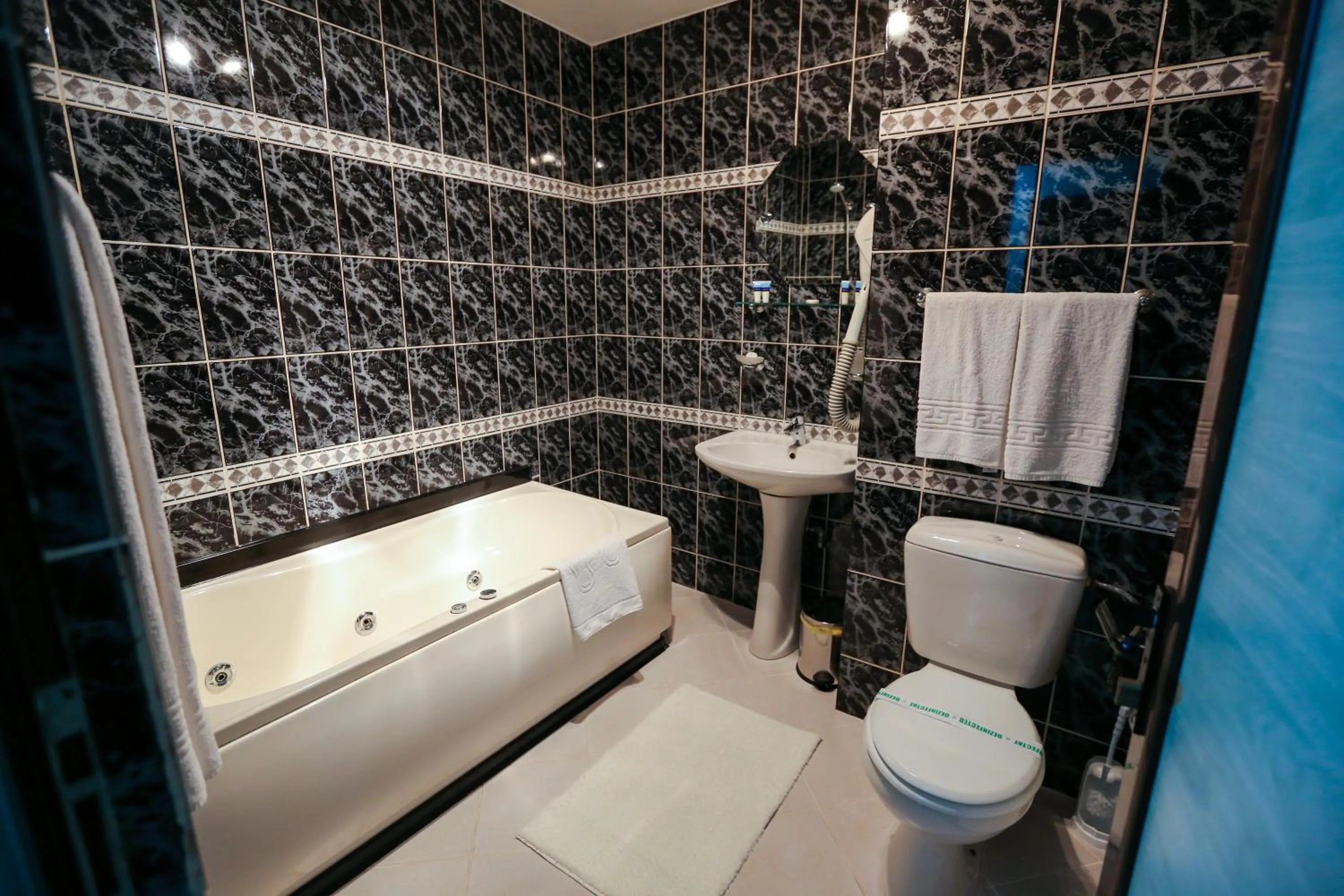 Bathroom in Hotel Kreta