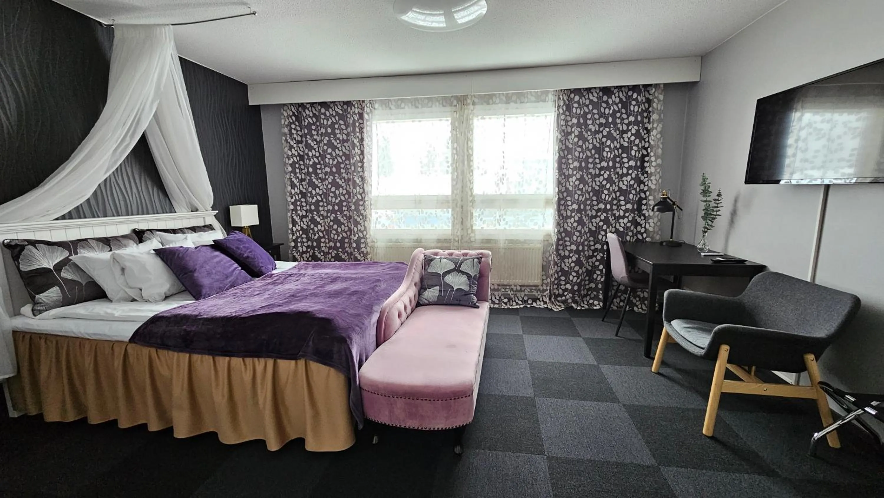 Photo of the whole room, Bed in Samantta Hotel & Restaurant