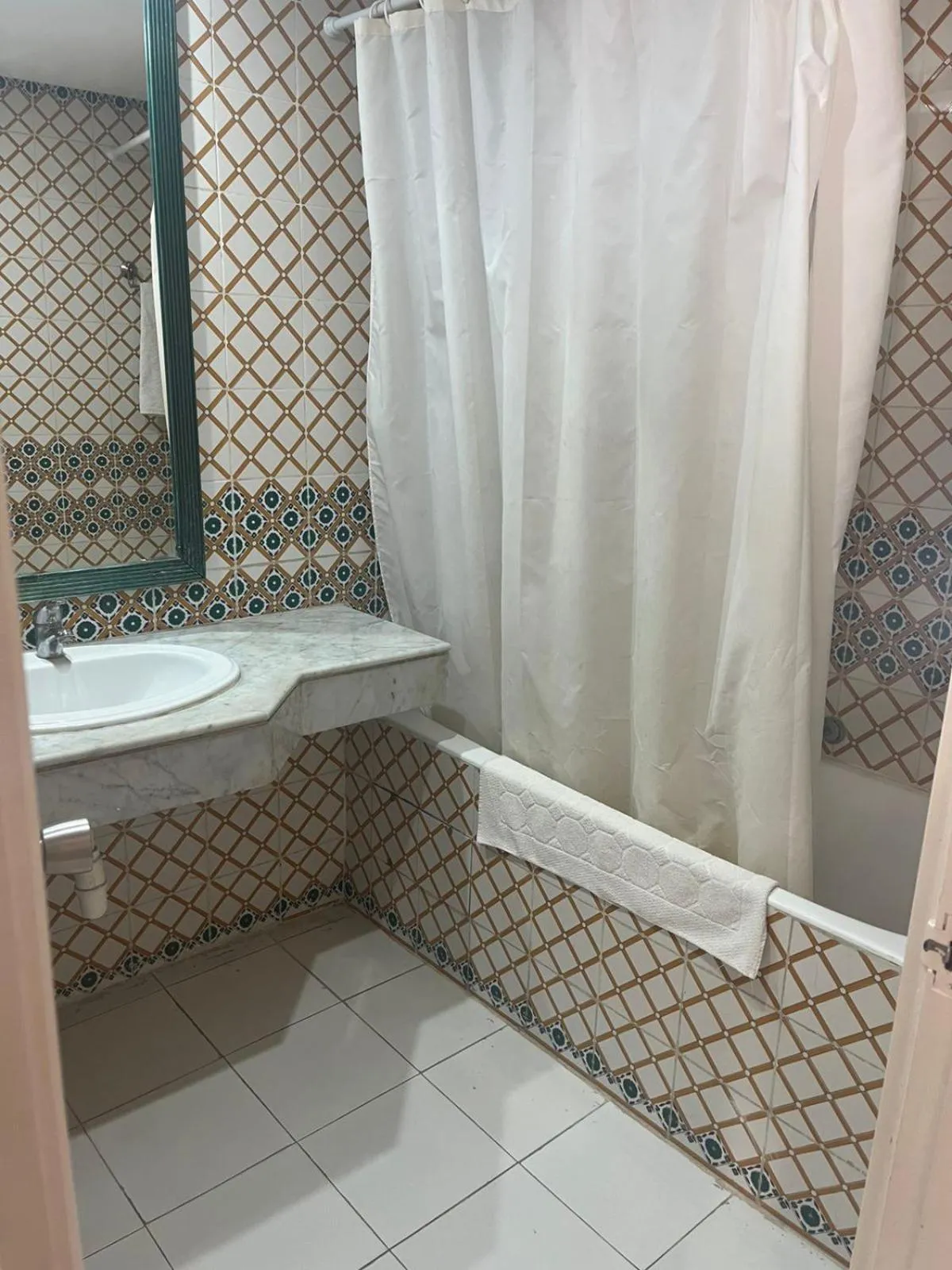 Bathroom in Hotel Mezri