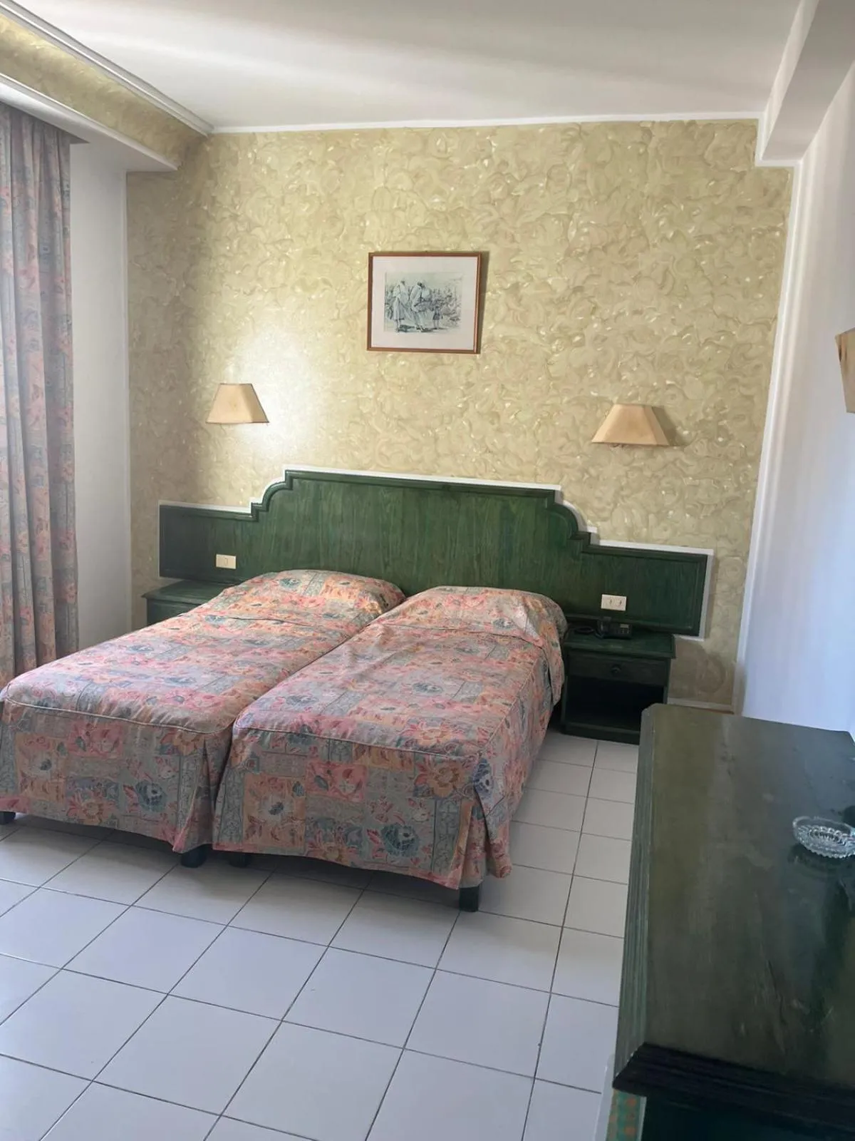 Bedroom, Bed in Hotel Mezri