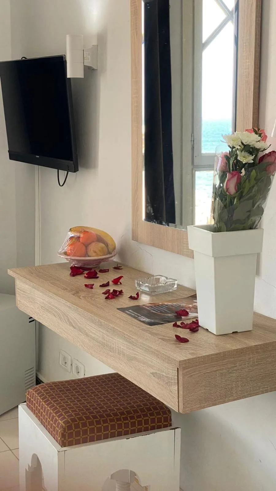 TV and multimedia in Hotel Mezri