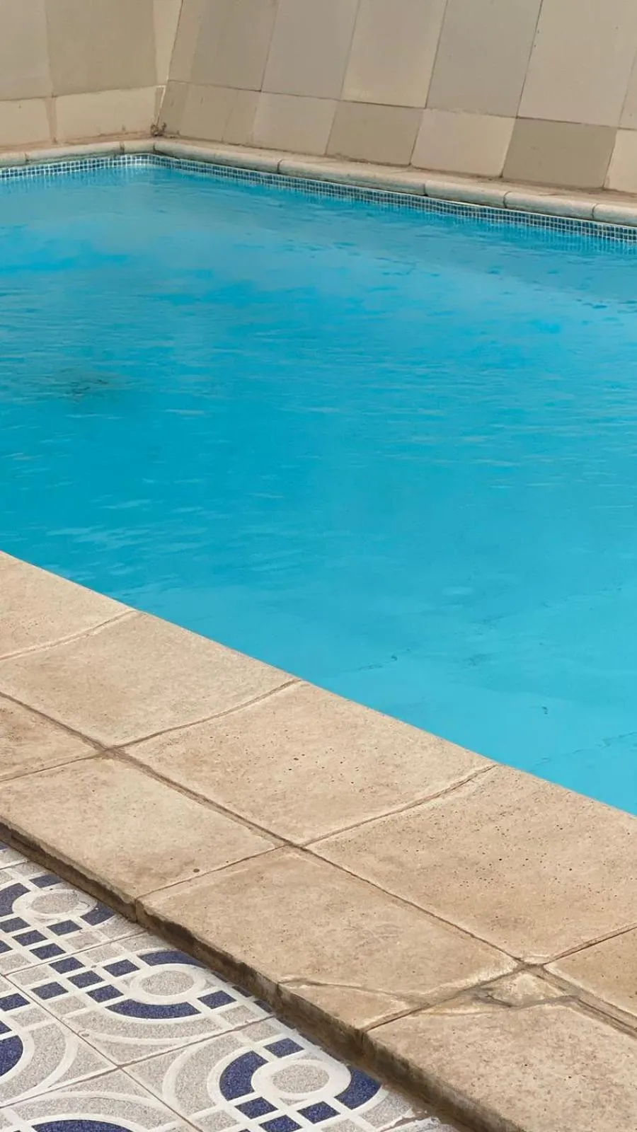 Swimming pool in Hotel Mezri