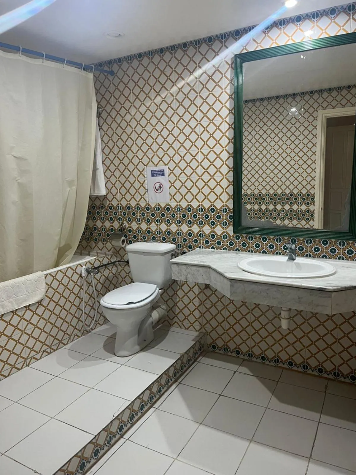Bathroom in Hotel Mezri