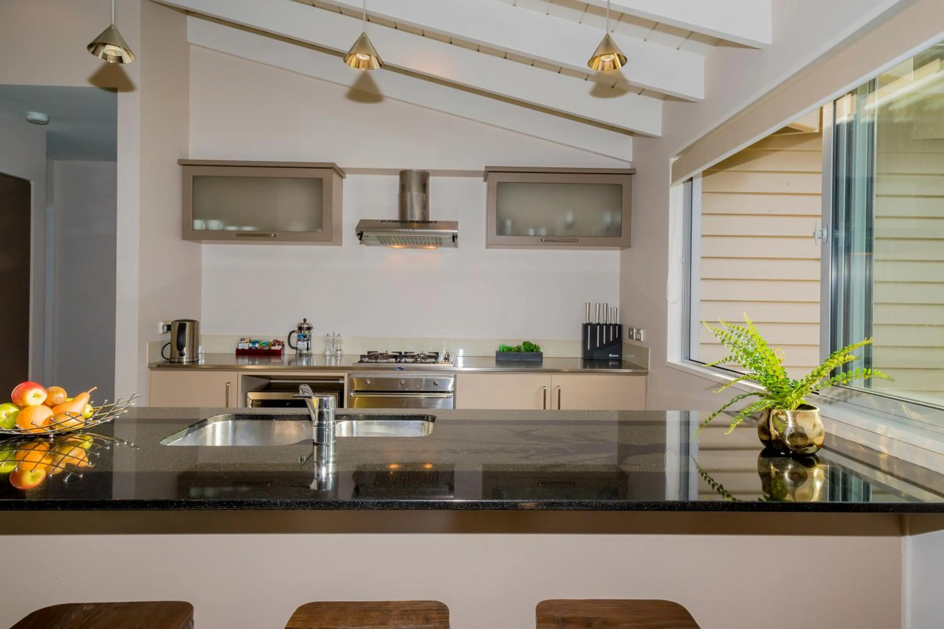 Kitchen or kitchenette in Arrowfield Apartments