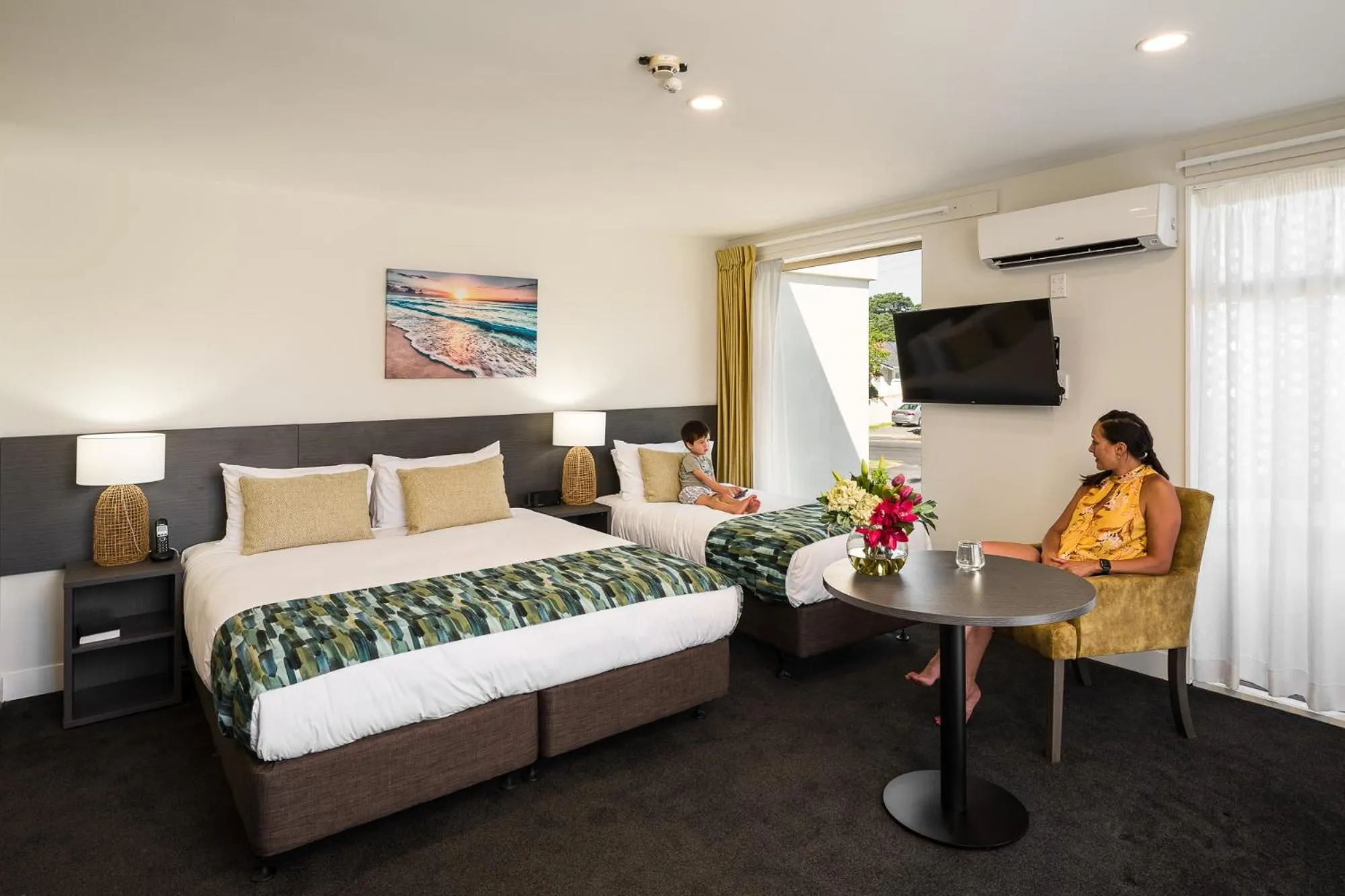 Photo of the whole room, Bed in Carnmore Hotel Takapuna