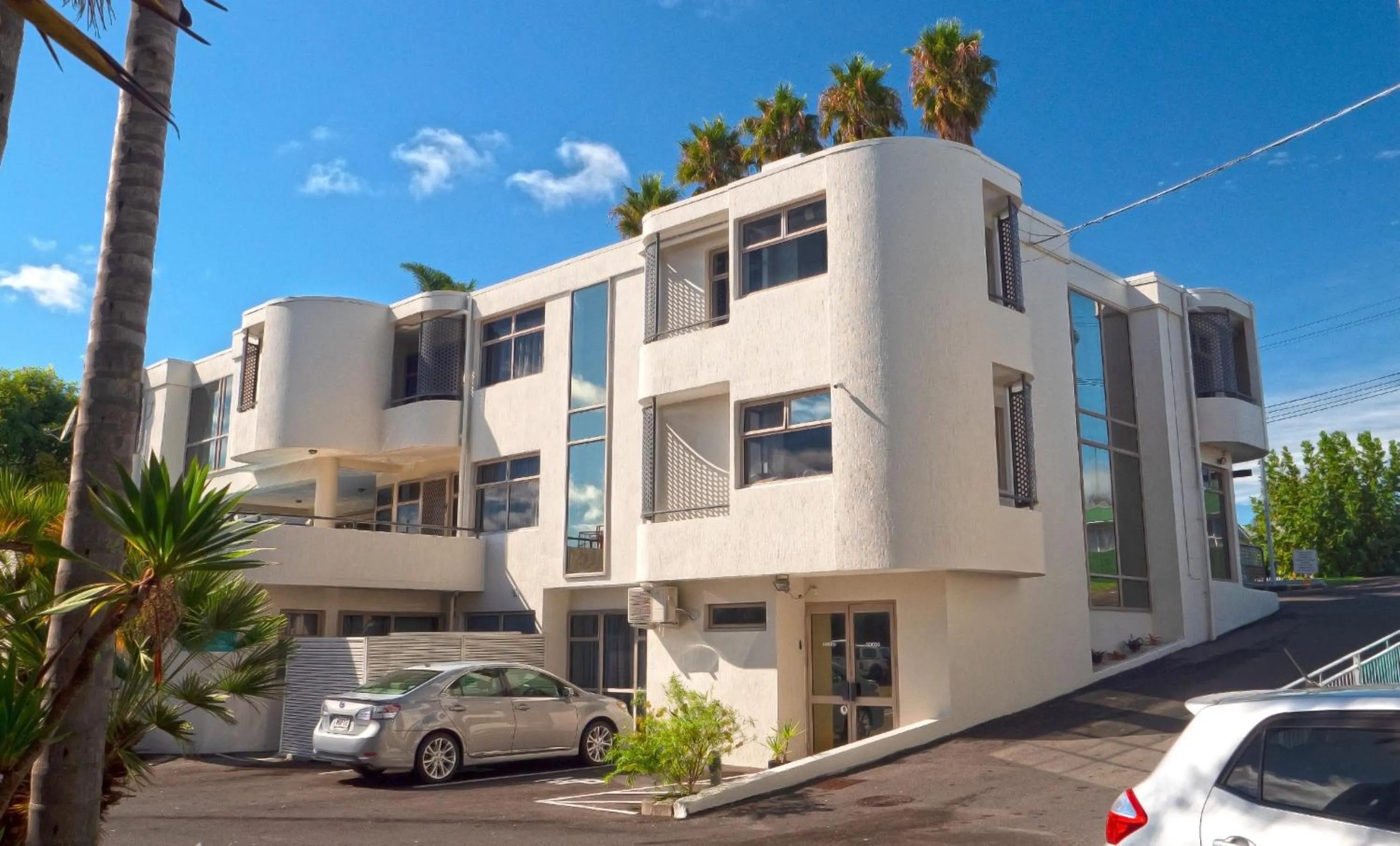 Property building in Carnmore Hotel Takapuna