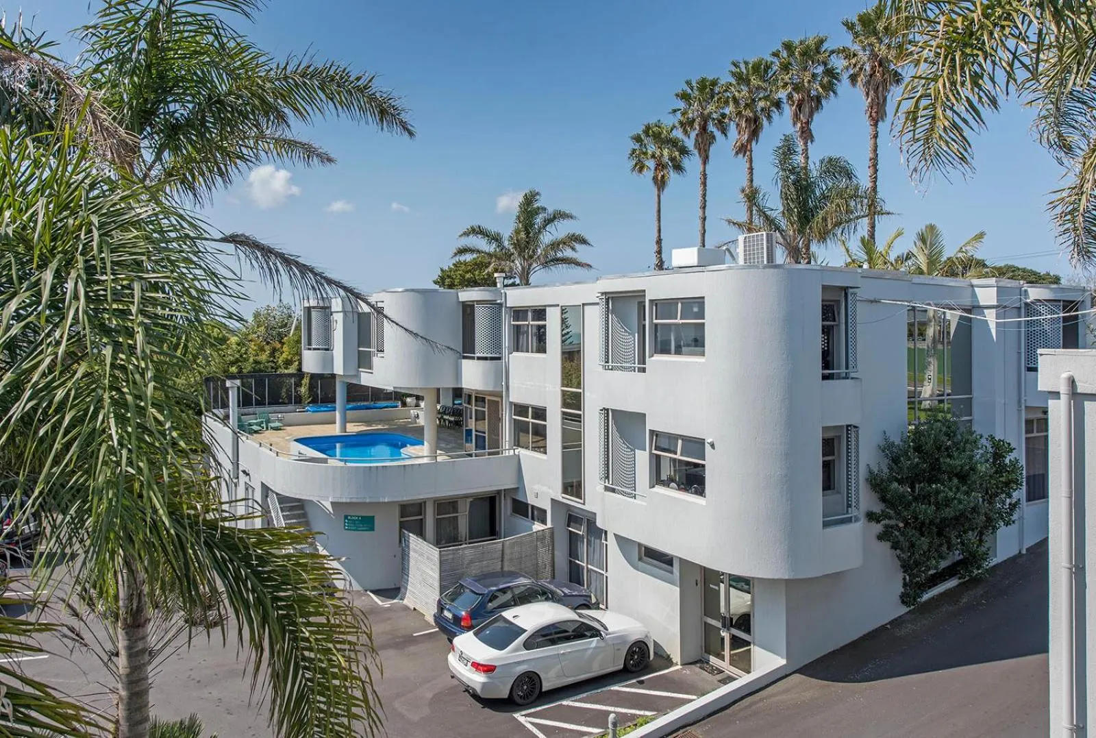 Property building in Carnmore Hotel Takapuna