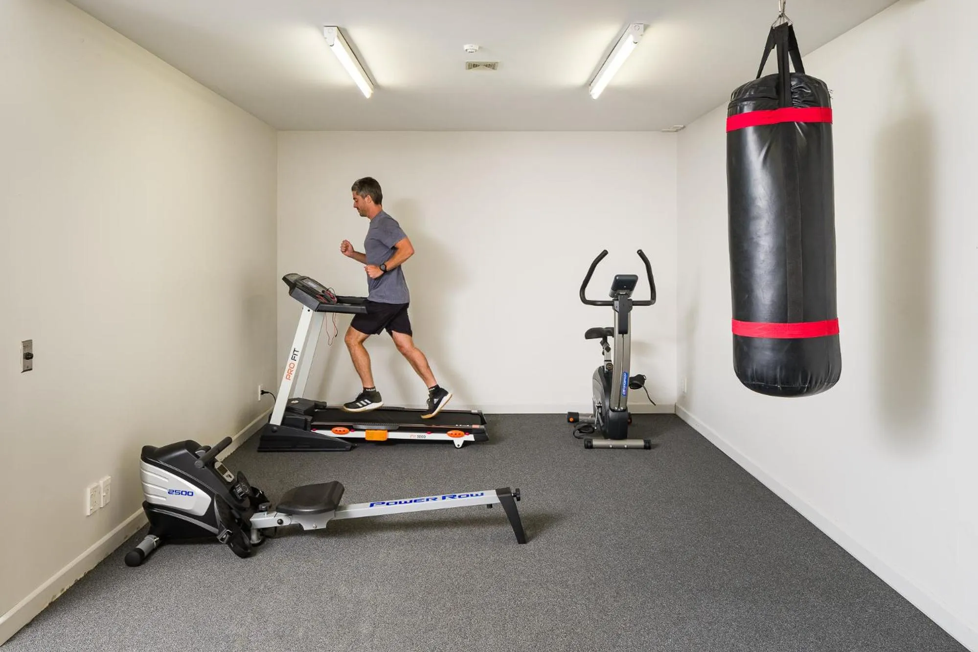 Fitness centre/facilities in Carnmore Hotel Takapuna
