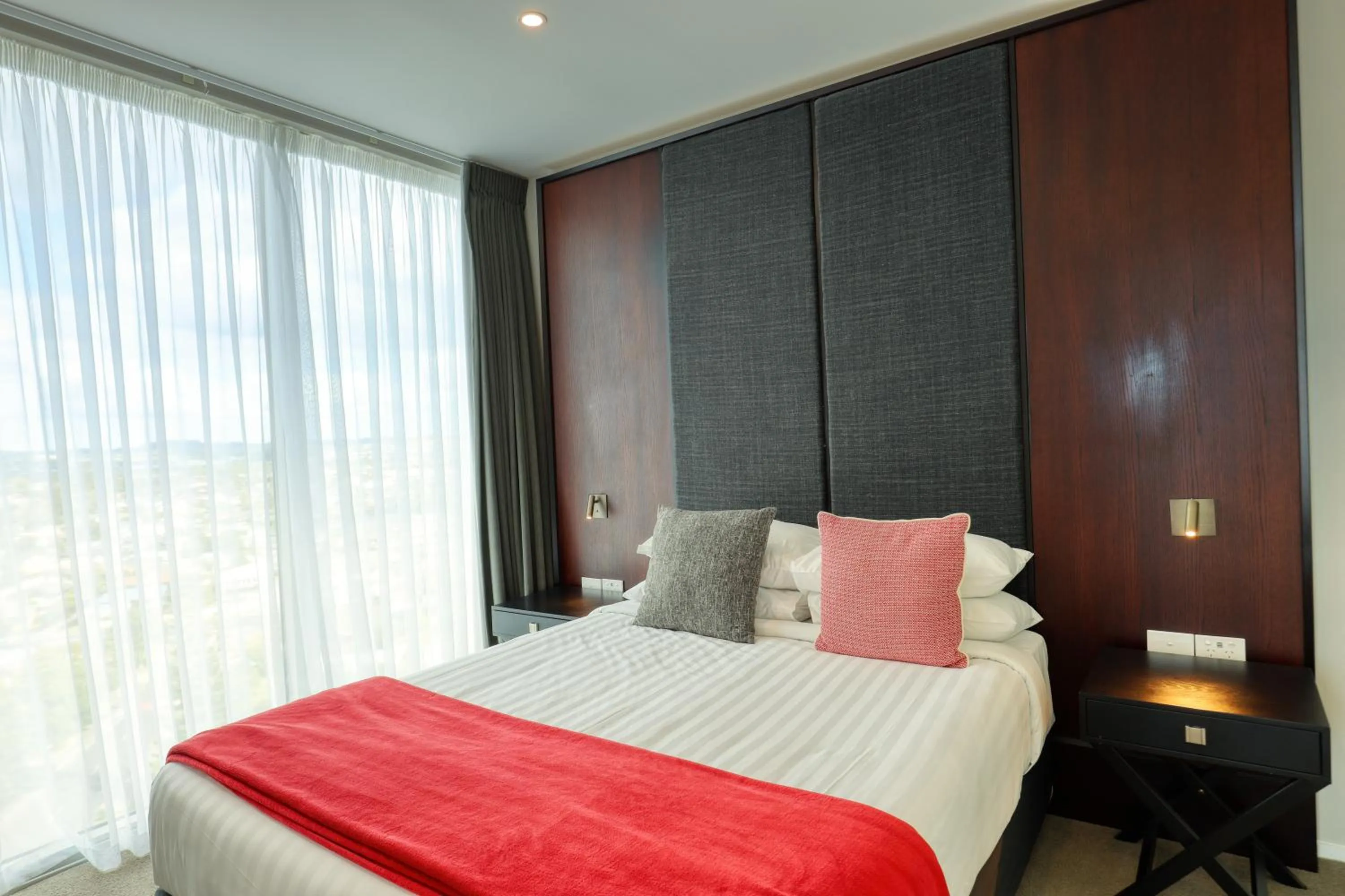 Bedroom, Bed in Marsden Suites Nautilus Orewa