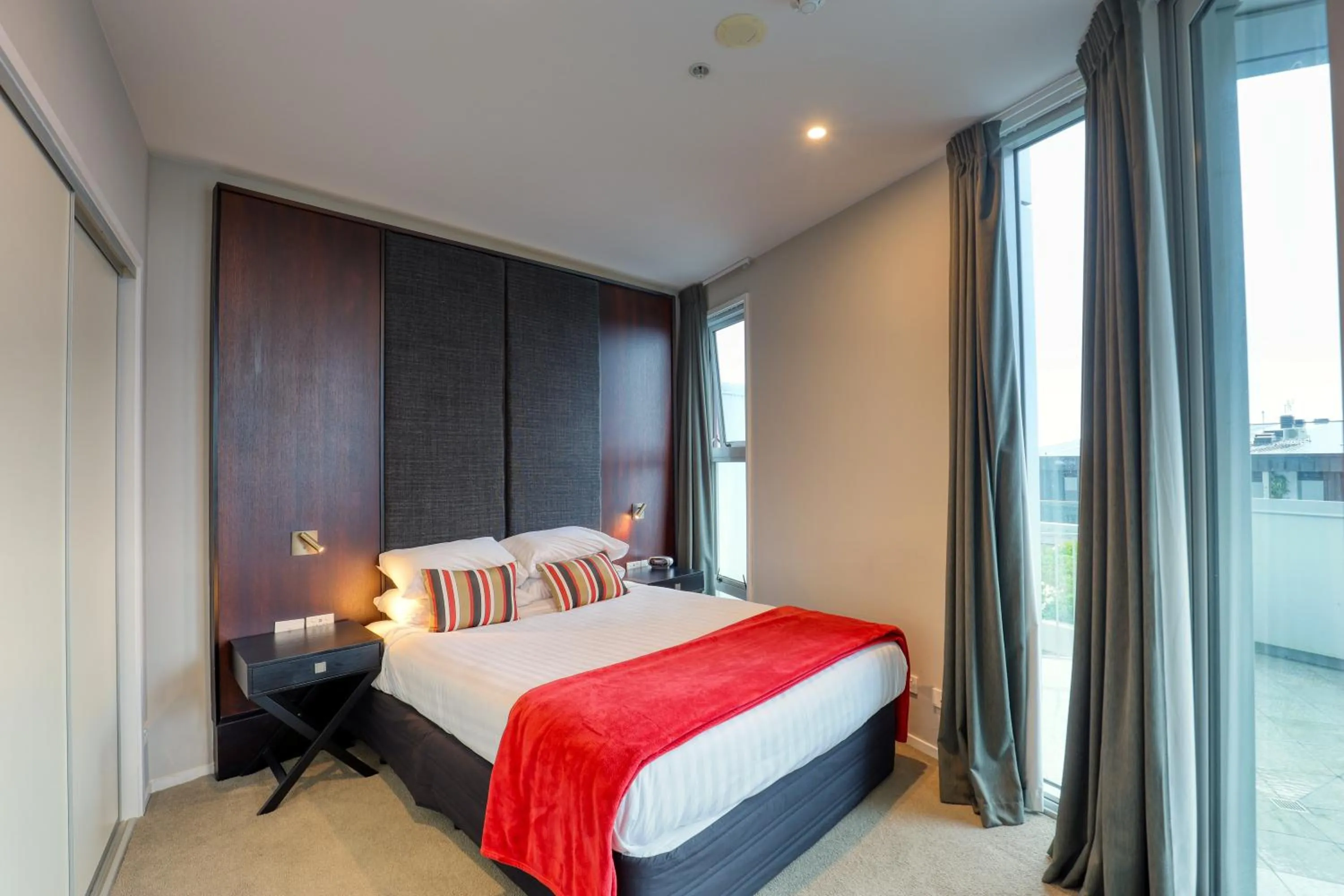 Bedroom, Bed in Marsden Suites Nautilus Orewa