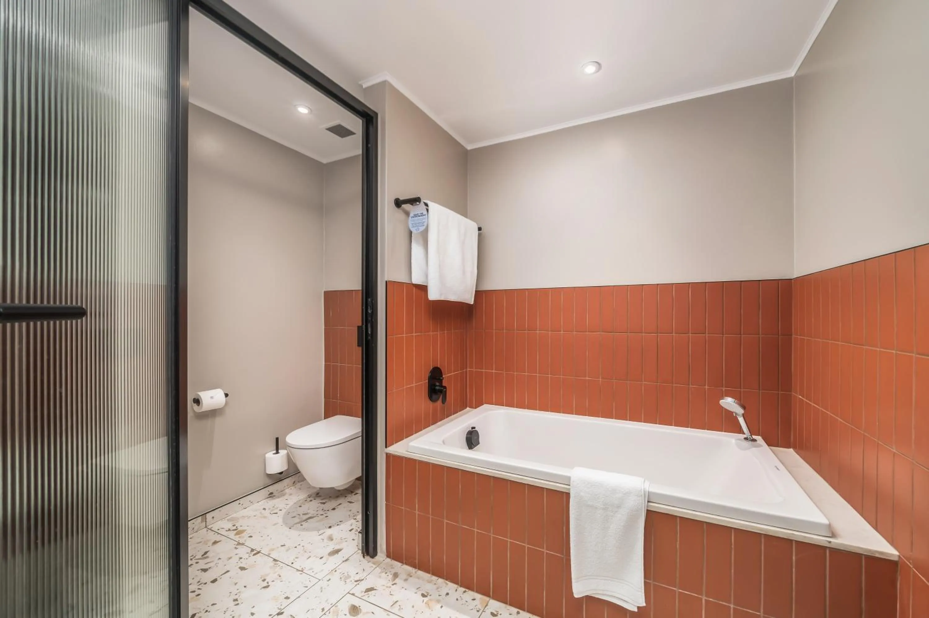 Toilet in Courtyard Hotel Gqeberha