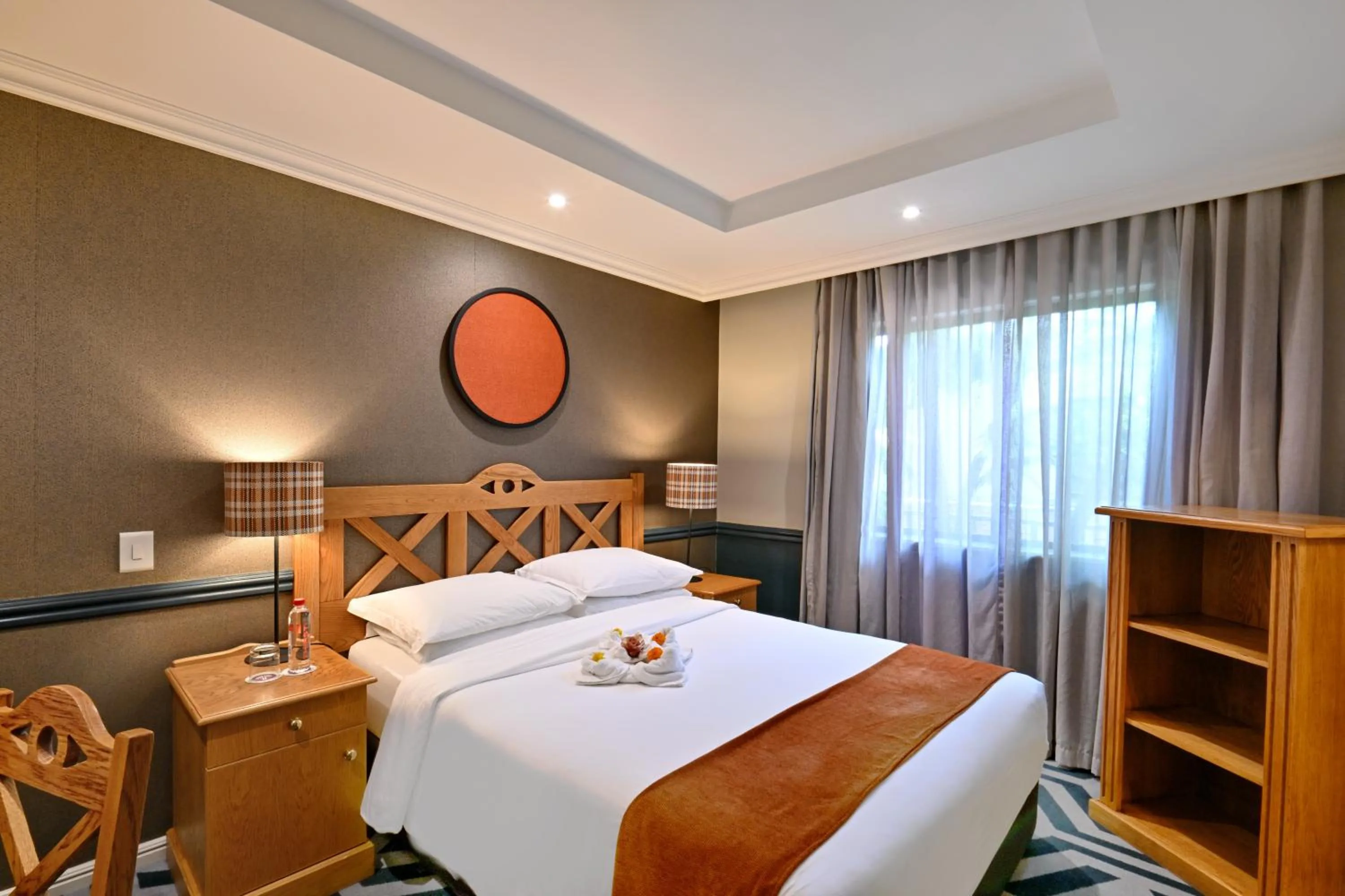 Bedroom, Bed in Courtyard Hotel Rosebank
