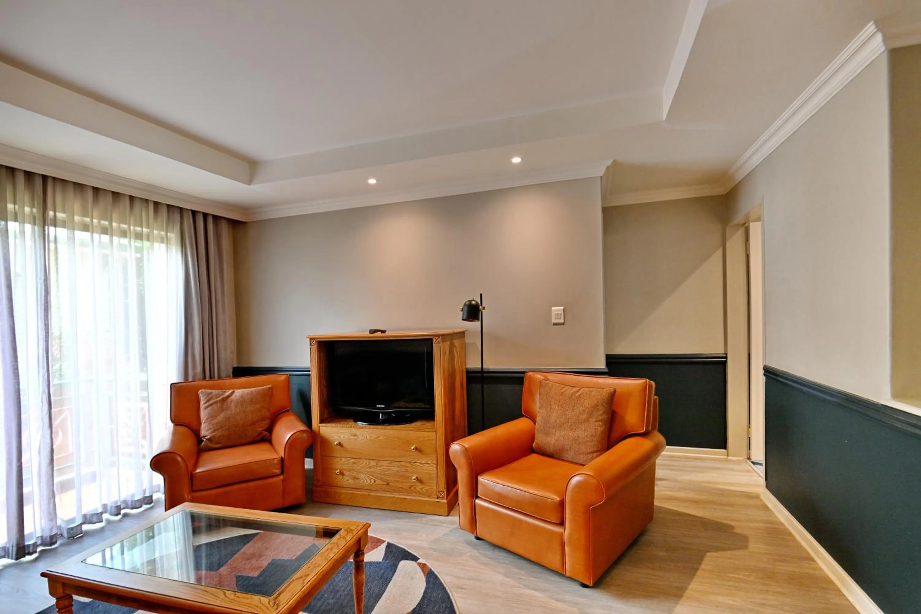 Seating area in Courtyard Hotel Rosebank