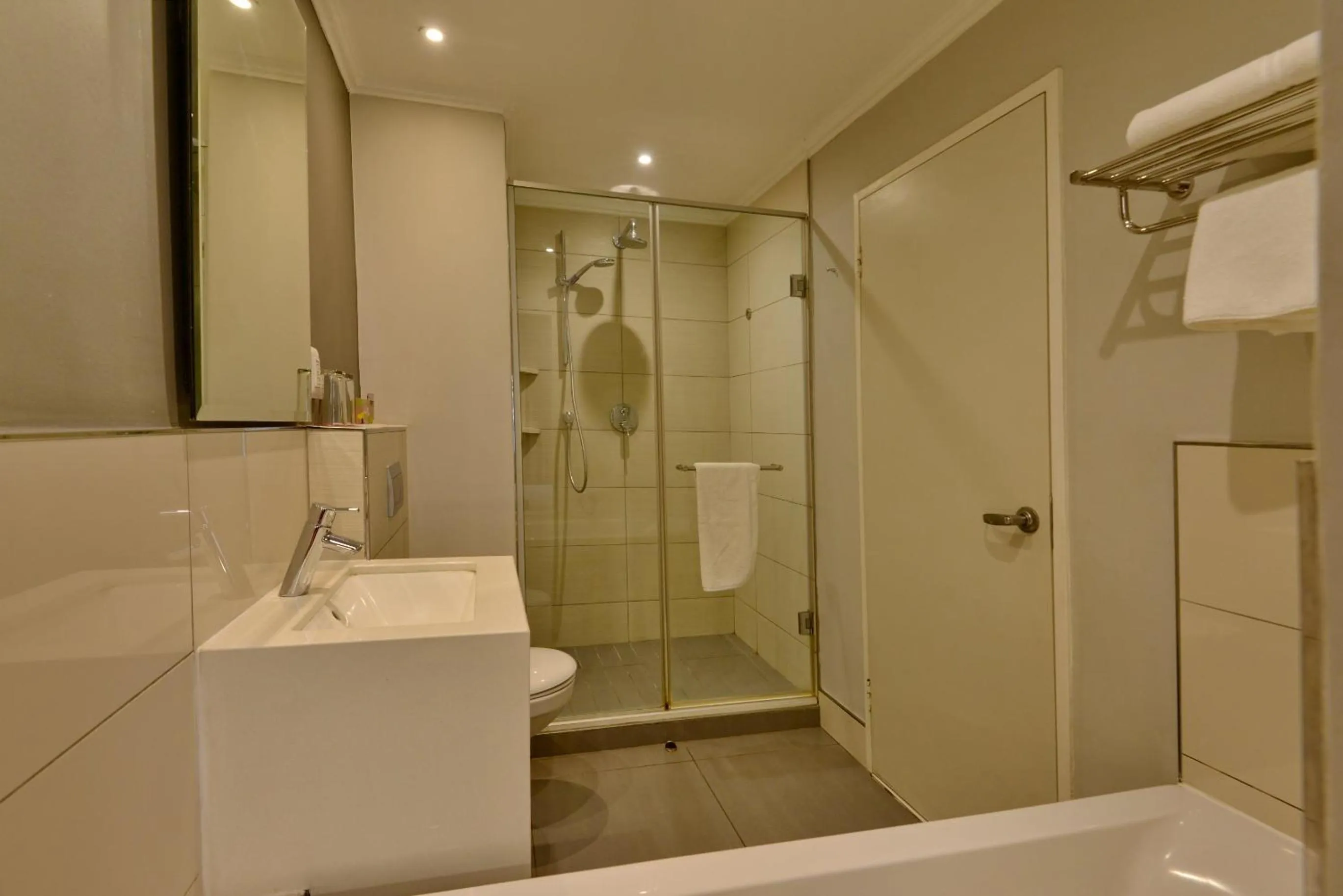 Shower in City Lodge Hotel Bloemfontein