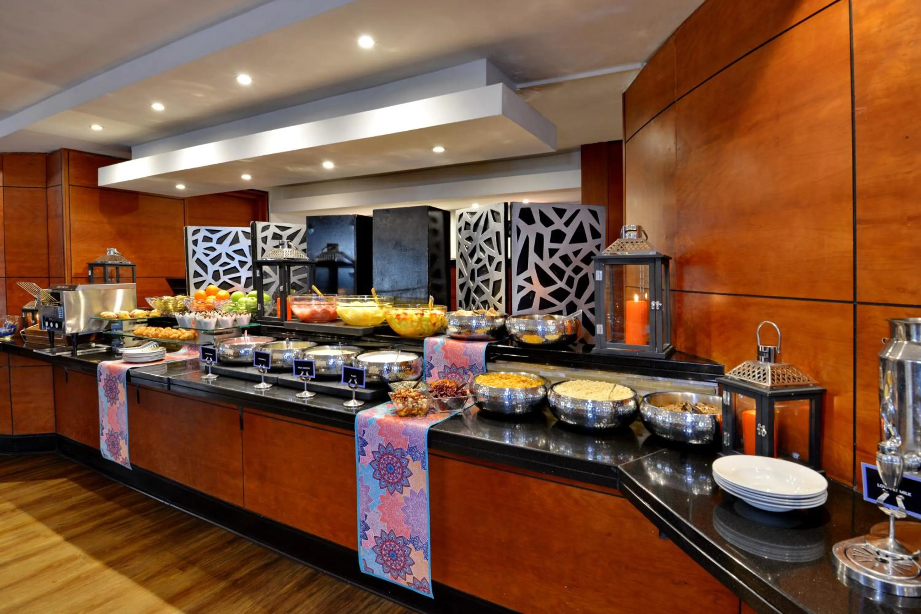 Buffet breakfast in City Lodge Hotel Johannesburg Airport, Barbara Road