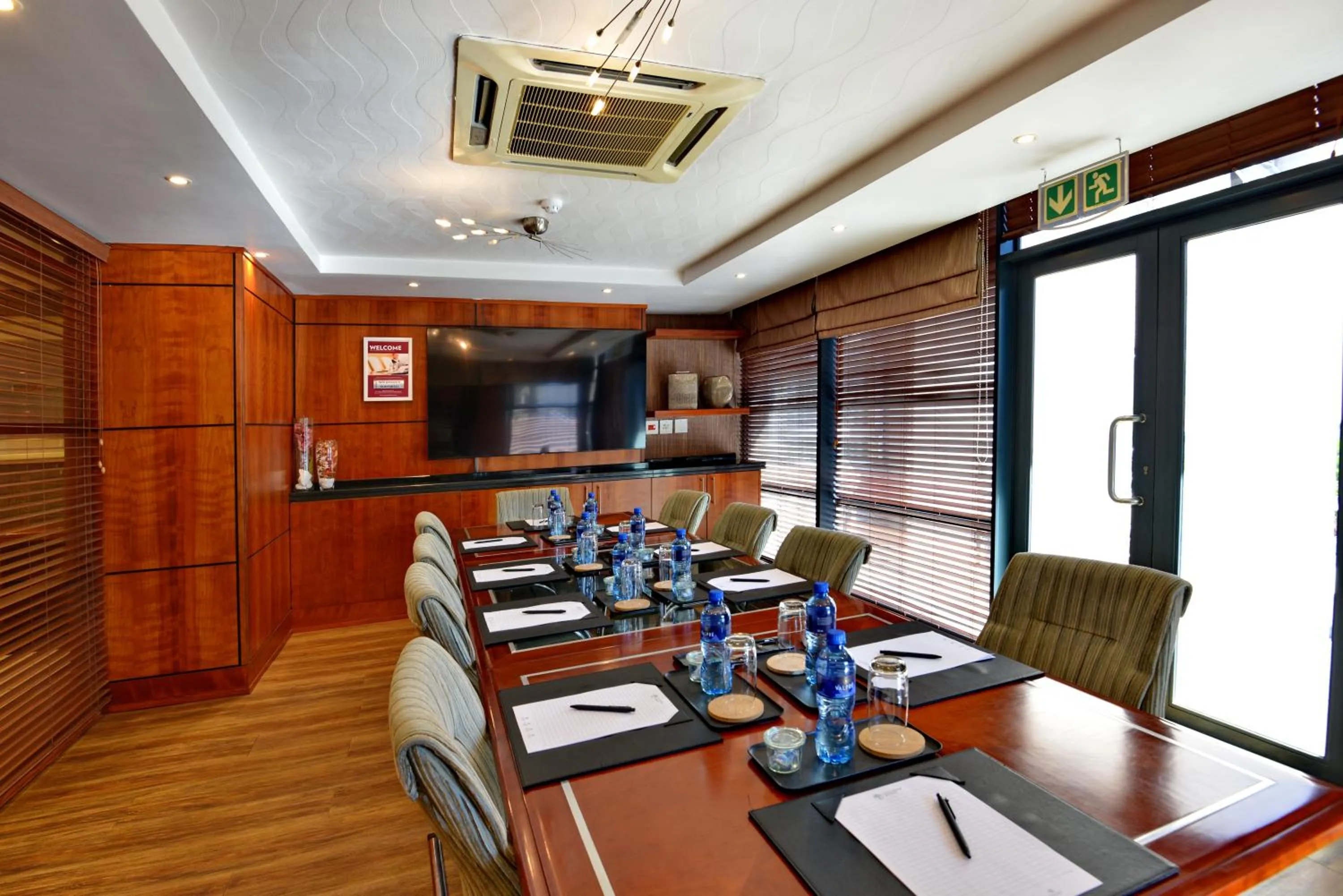 Dining area in City Lodge Hotel Johannesburg Airport, Barbara Road