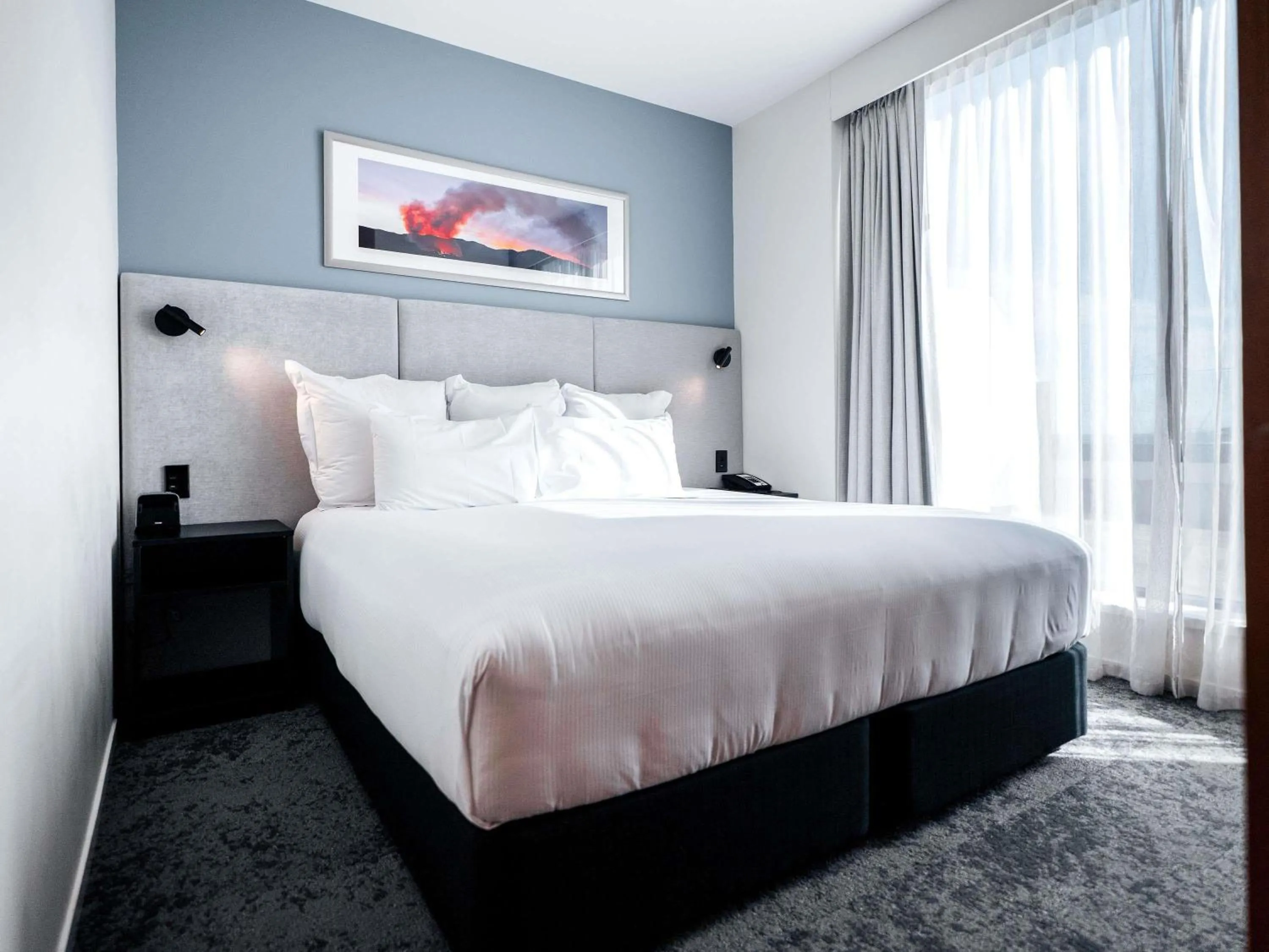 Bedroom, Bed in Novotel Christchurch Cathedral Square