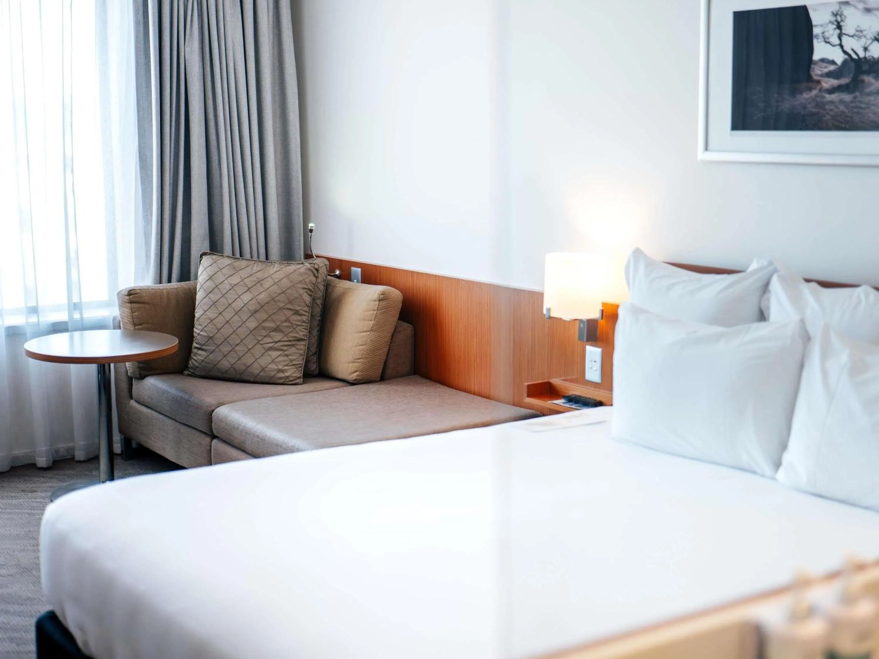 Bedroom, Bed in Novotel Christchurch Cathedral Square