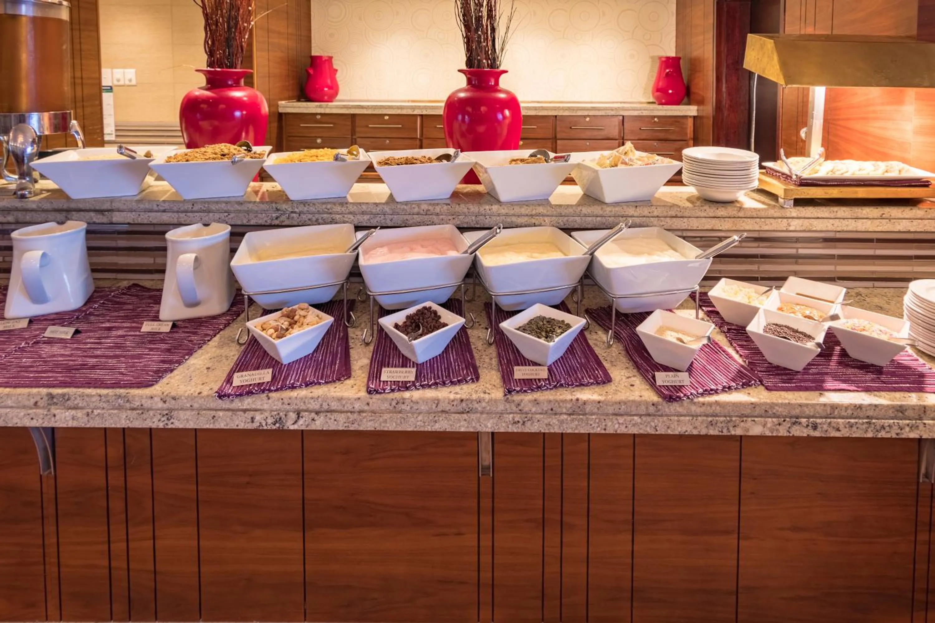 Food and drinks in City Lodge Hotel Gqeberha