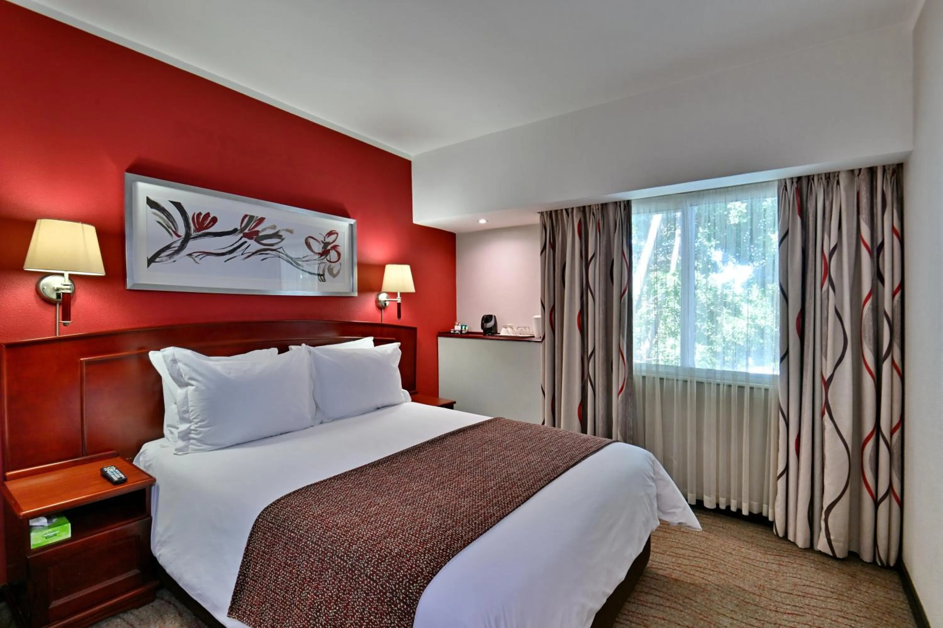 Bedroom, Bed in City Lodge Hotel Sandton, Morningside