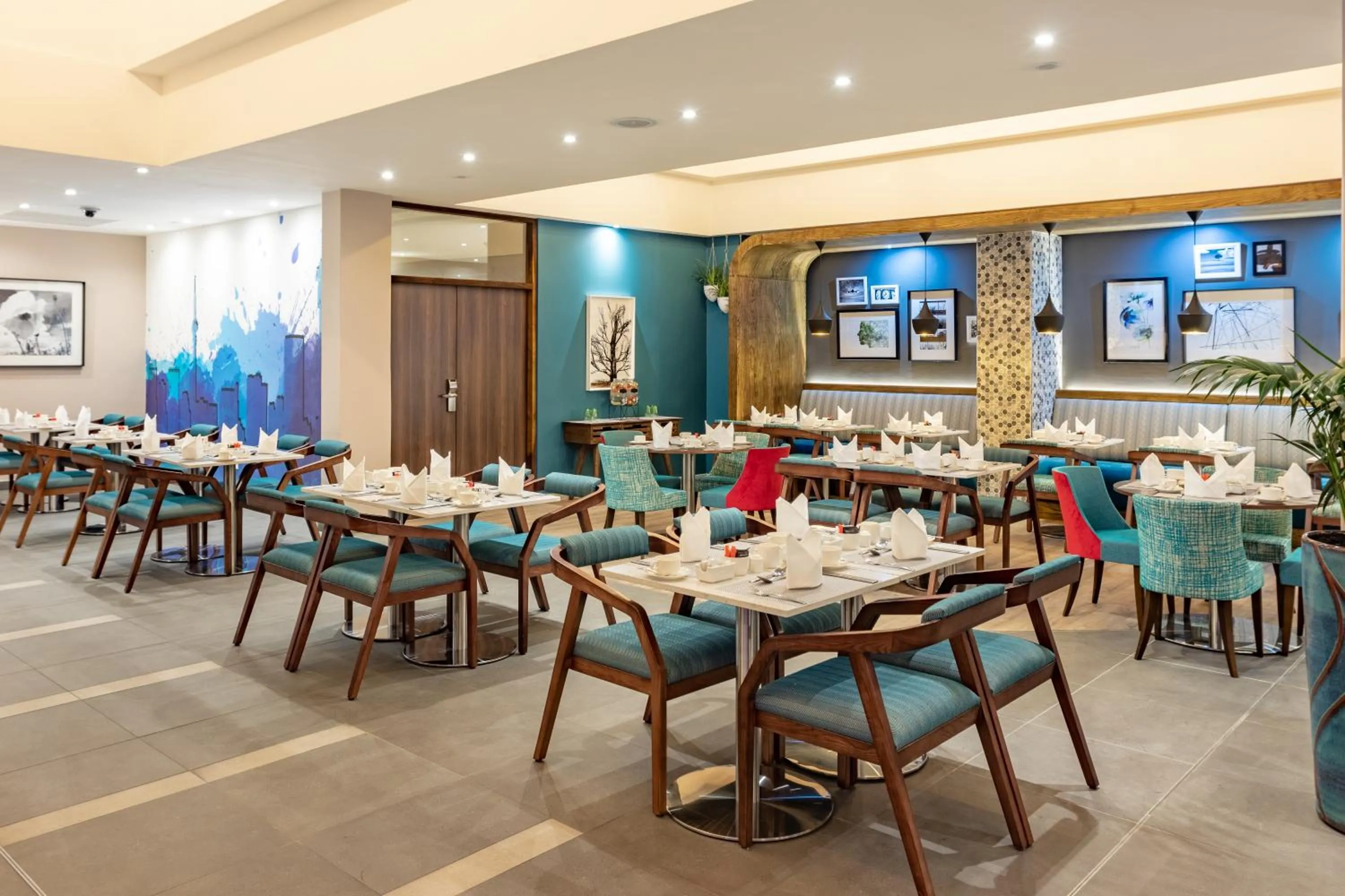 Restaurant/places to eat in Town Lodge Johannesburg Airport