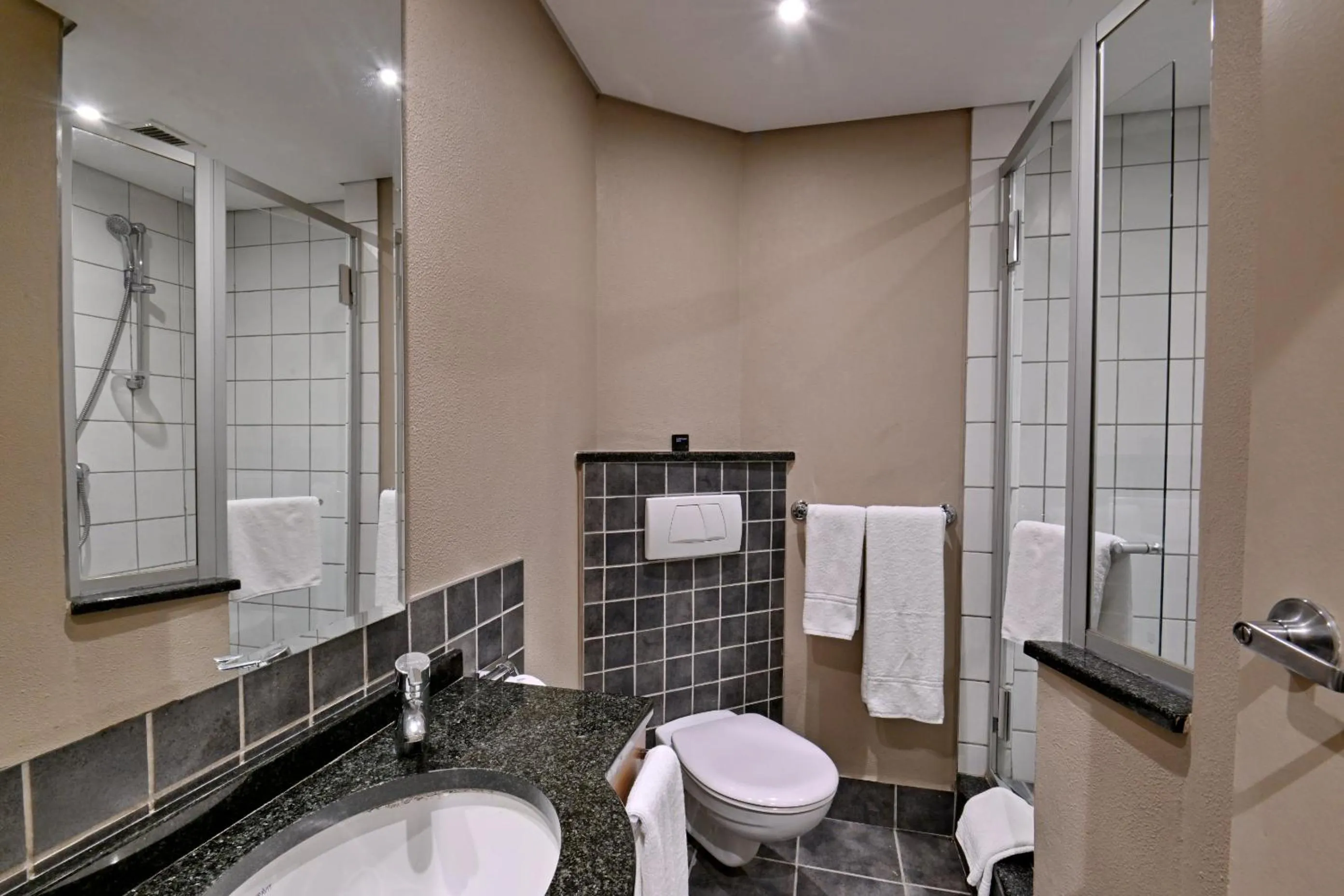 Shower in Town Lodge Roodepoort