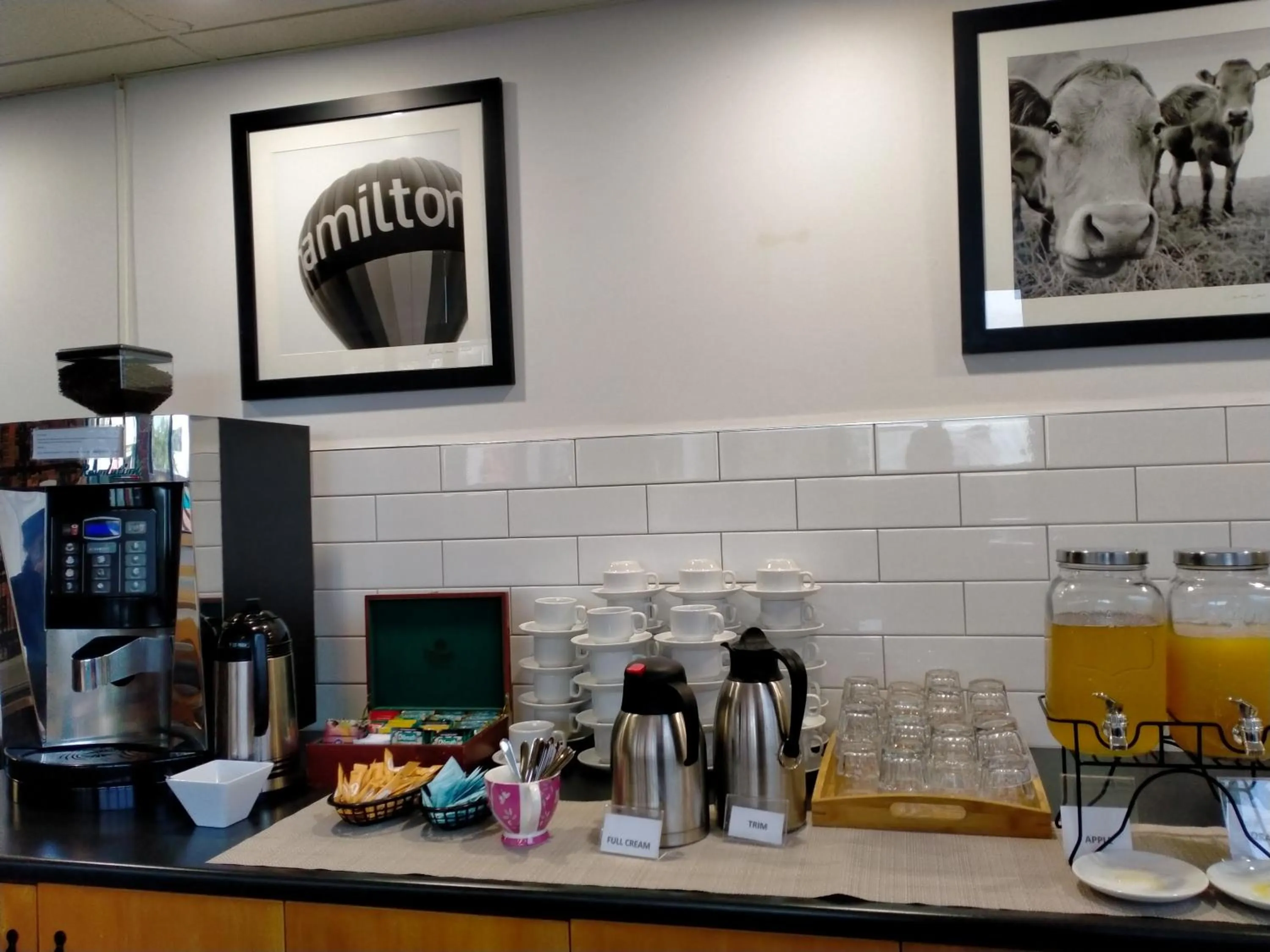 Ventura Inn & Suites Hamilton