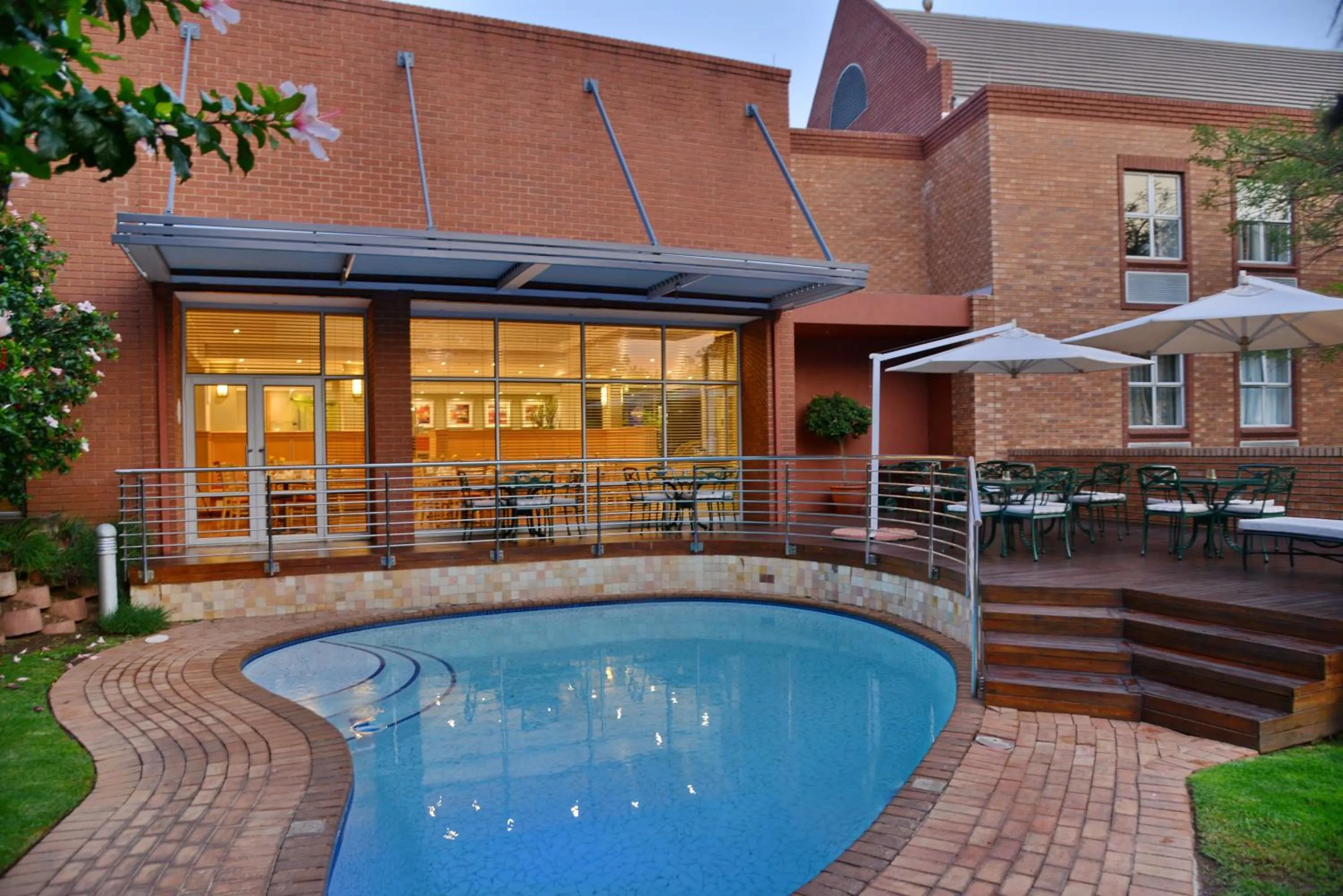 Swimming pool in Road Lodge Sandton