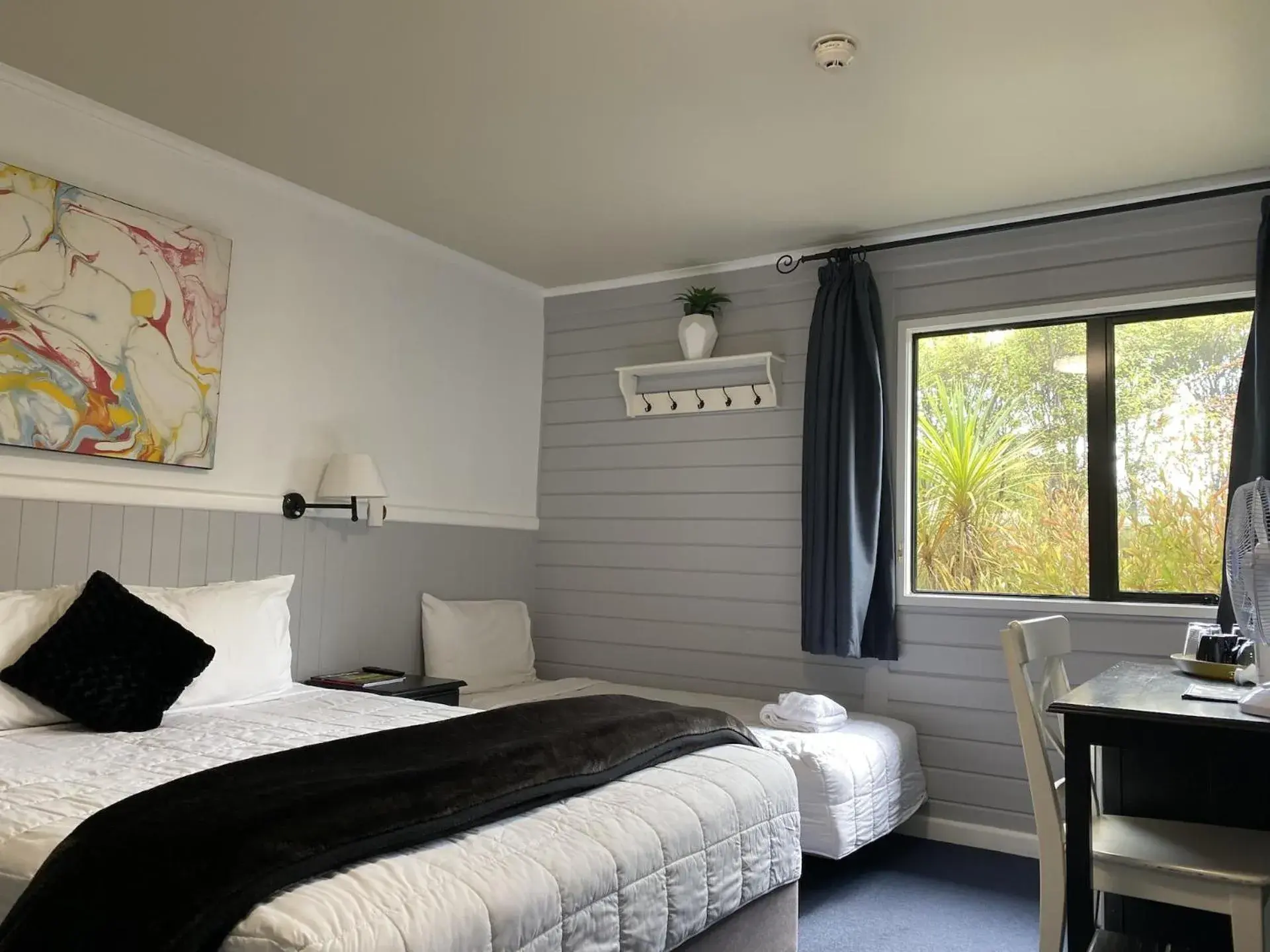 Twin Studio in Lakefront Lodge Taupo Twin Studio in Lakefront Lodge Taupo