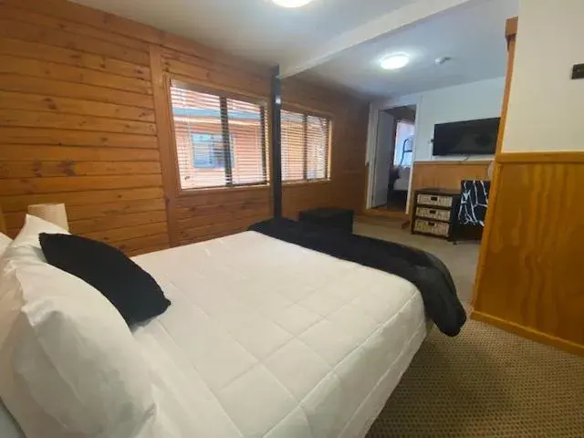 Triple Room in Lakefront Lodge Taupo Triple Room in Lakefront Lodge Taupo