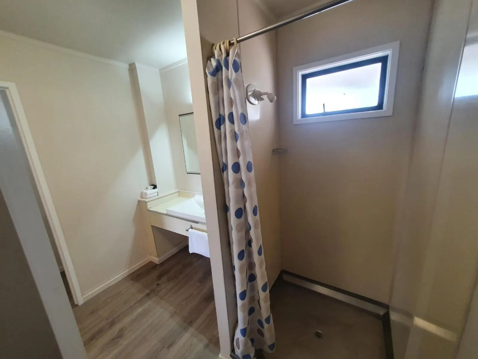 Bathroom in Ascot Epsom Motel