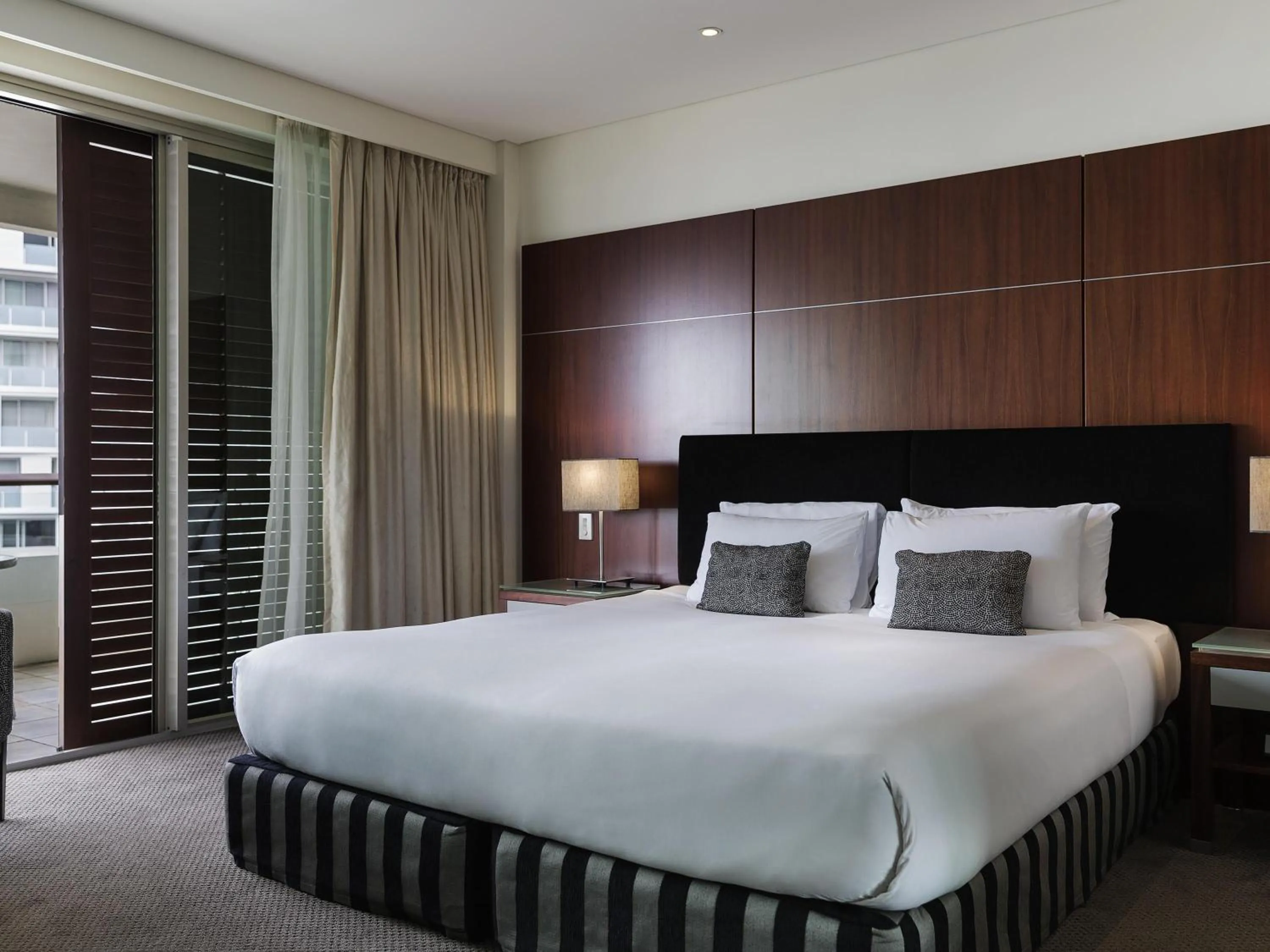 Bedroom, Bed in Pullman Auckland Hotel & Apartments