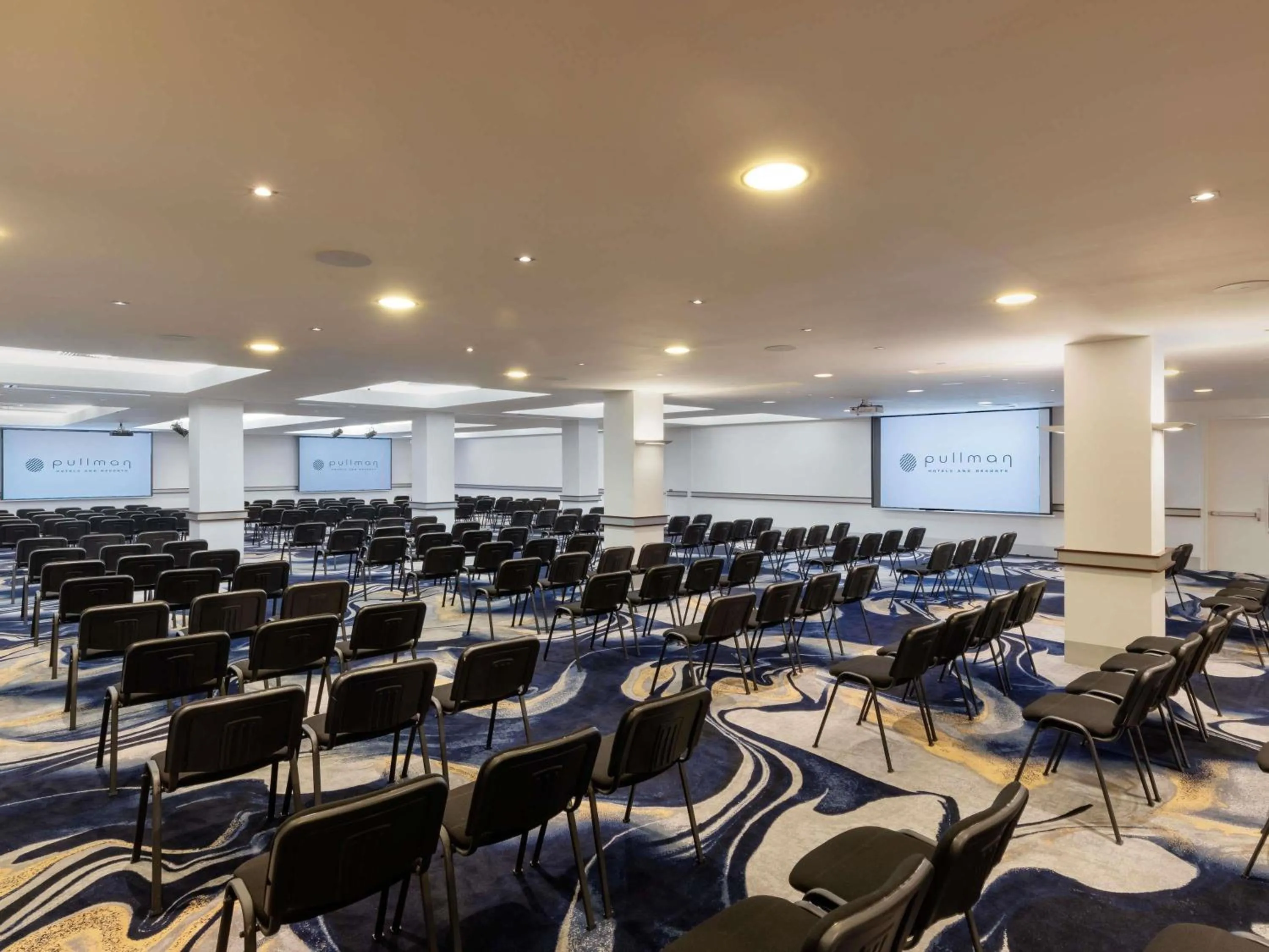 Meeting/conference room in Pullman Auckland Hotel & Apartments