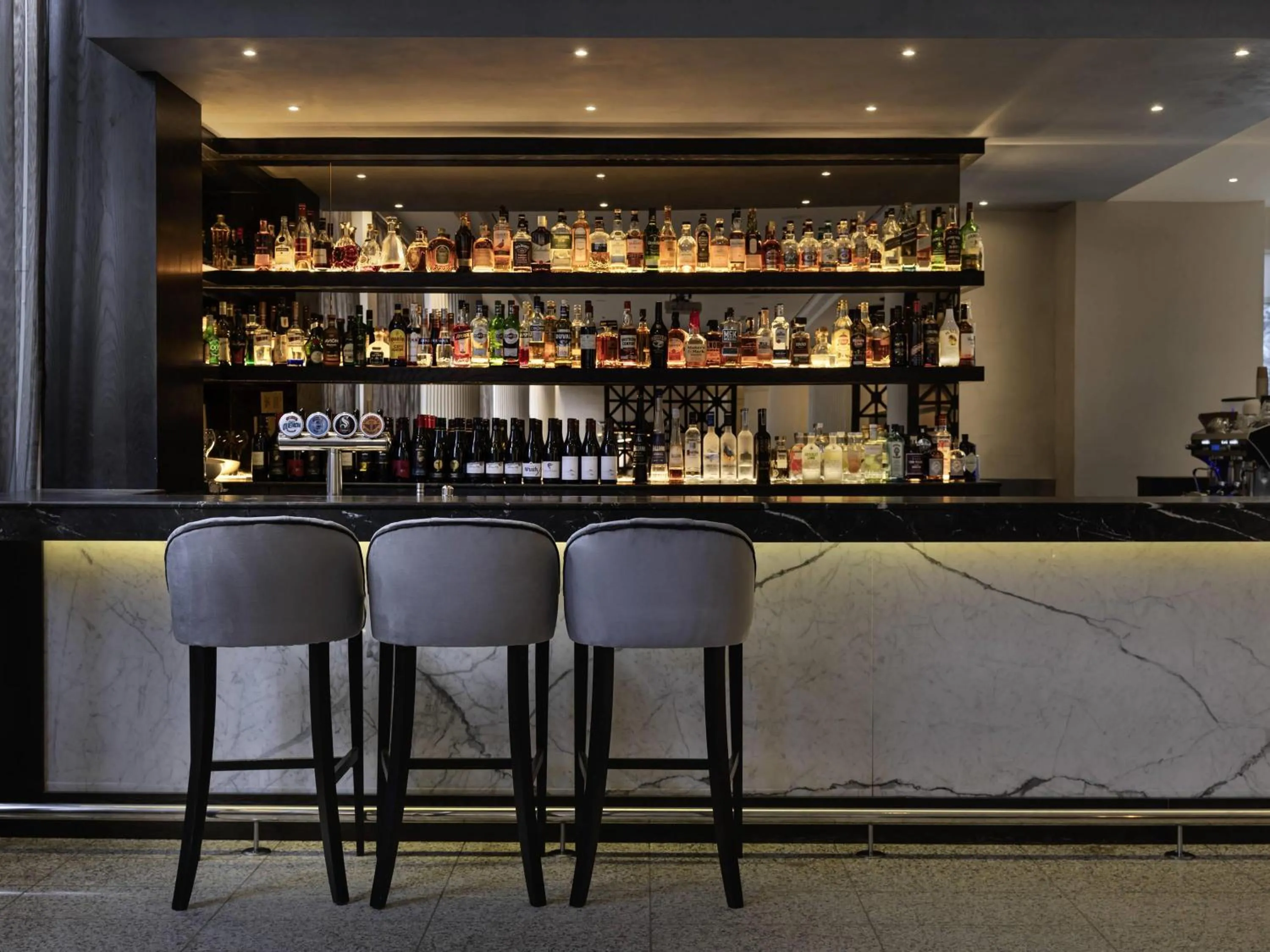 Lounge or bar in Pullman Auckland Hotel & Apartments