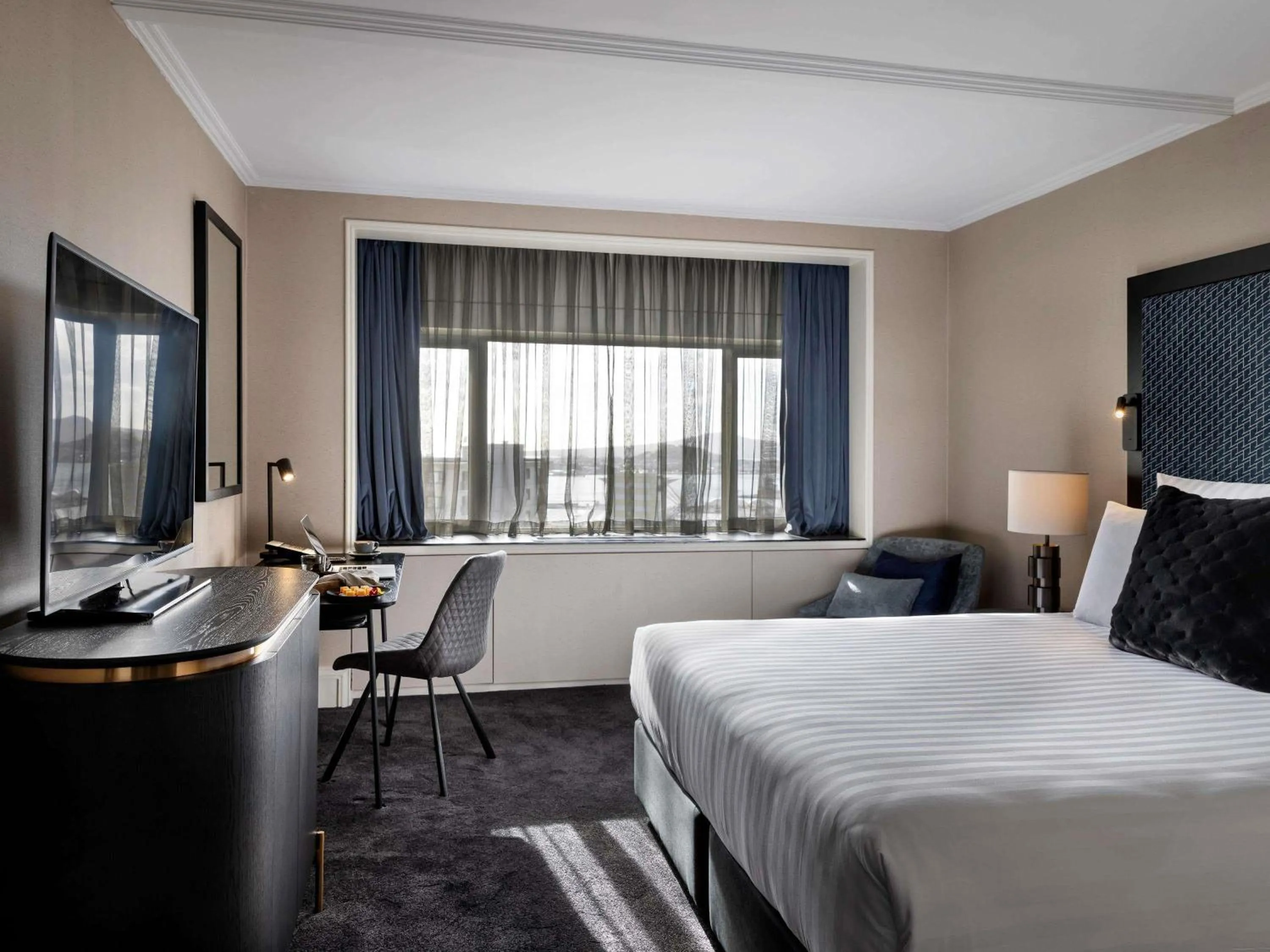 Property building, Bed in Pullman Auckland Hotel & Apartments