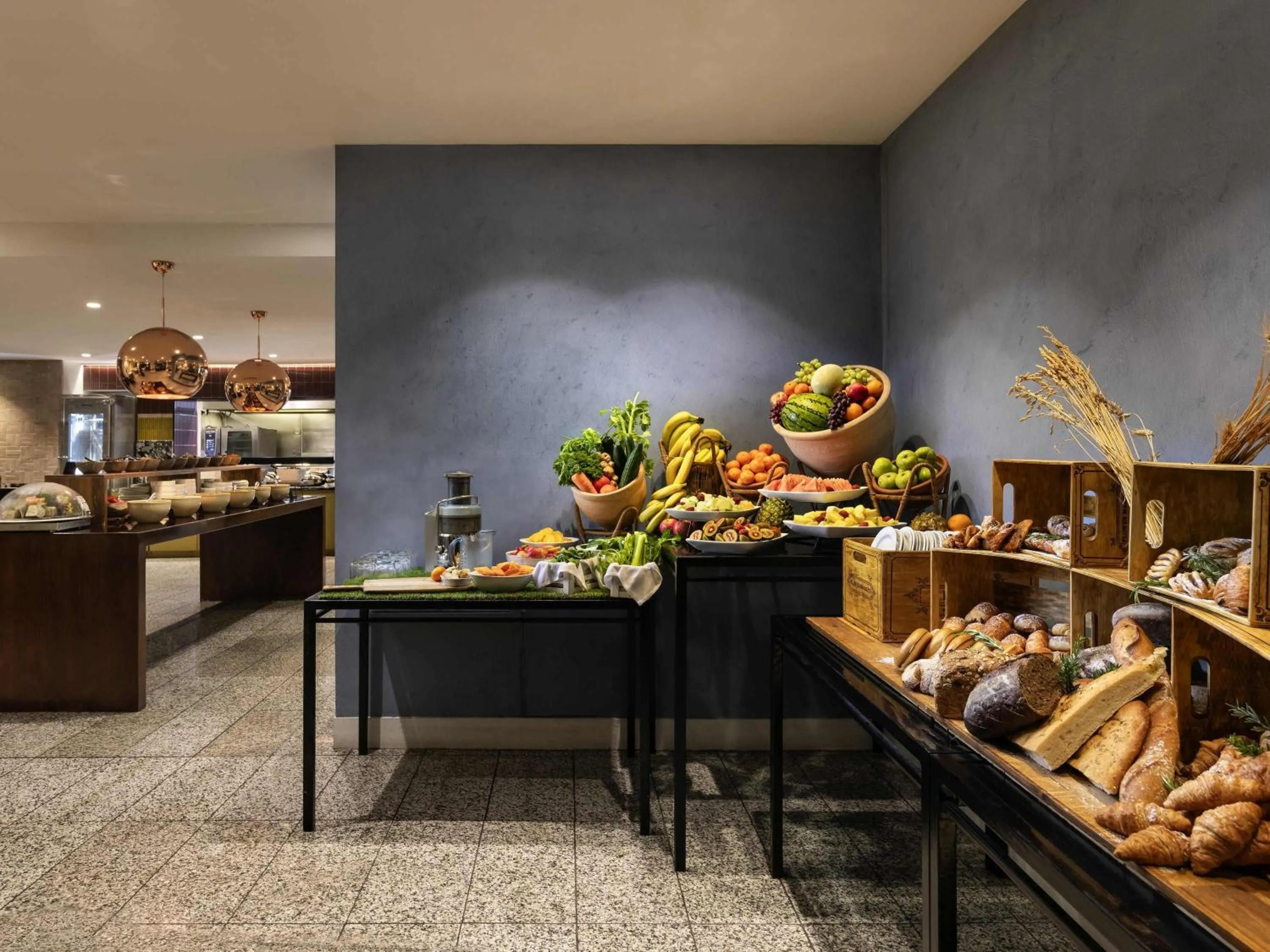 Restaurant/places to eat in Pullman Auckland Hotel & Apartments