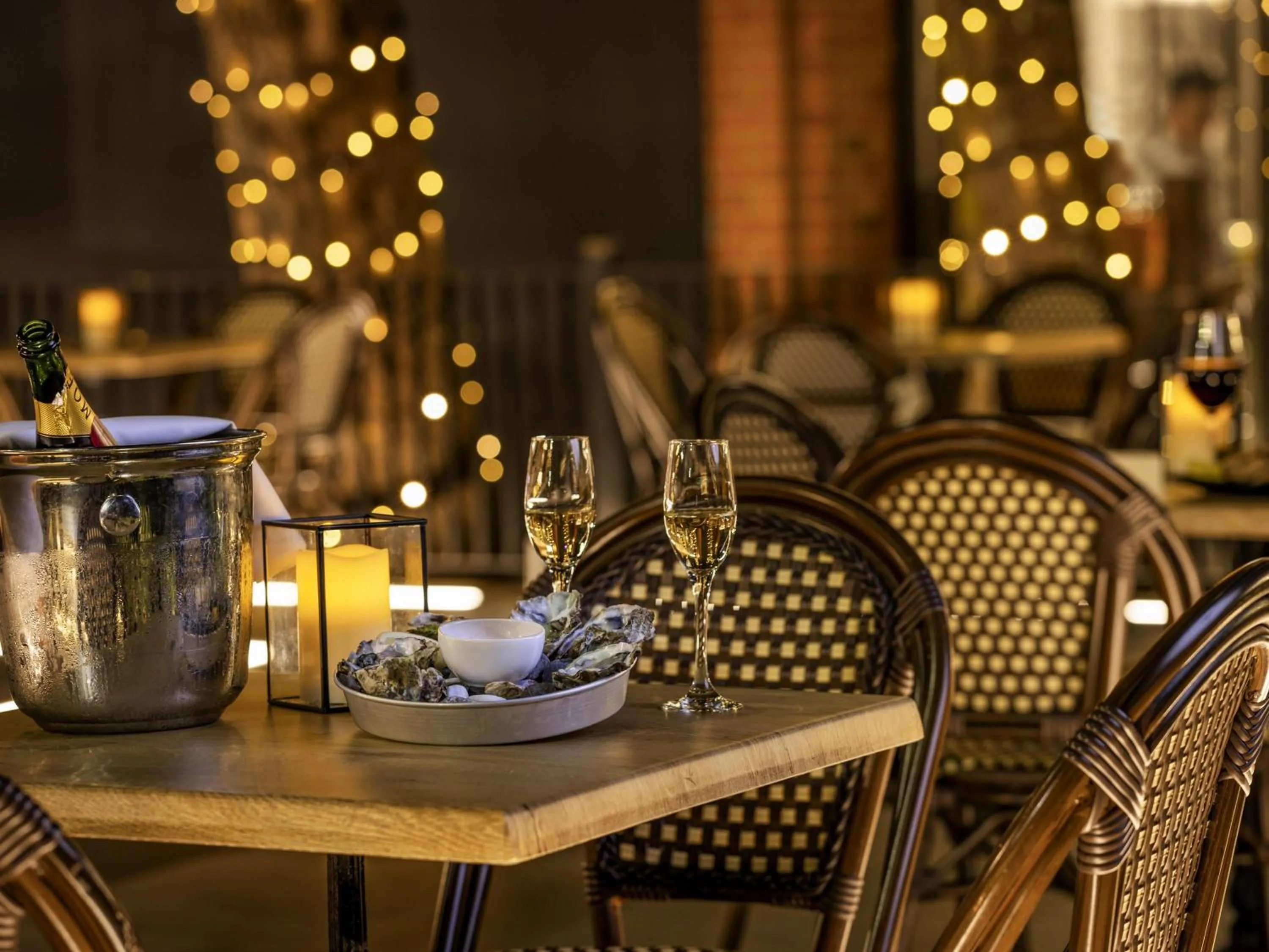 Lounge or bar in Pullman Auckland Hotel & Apartments