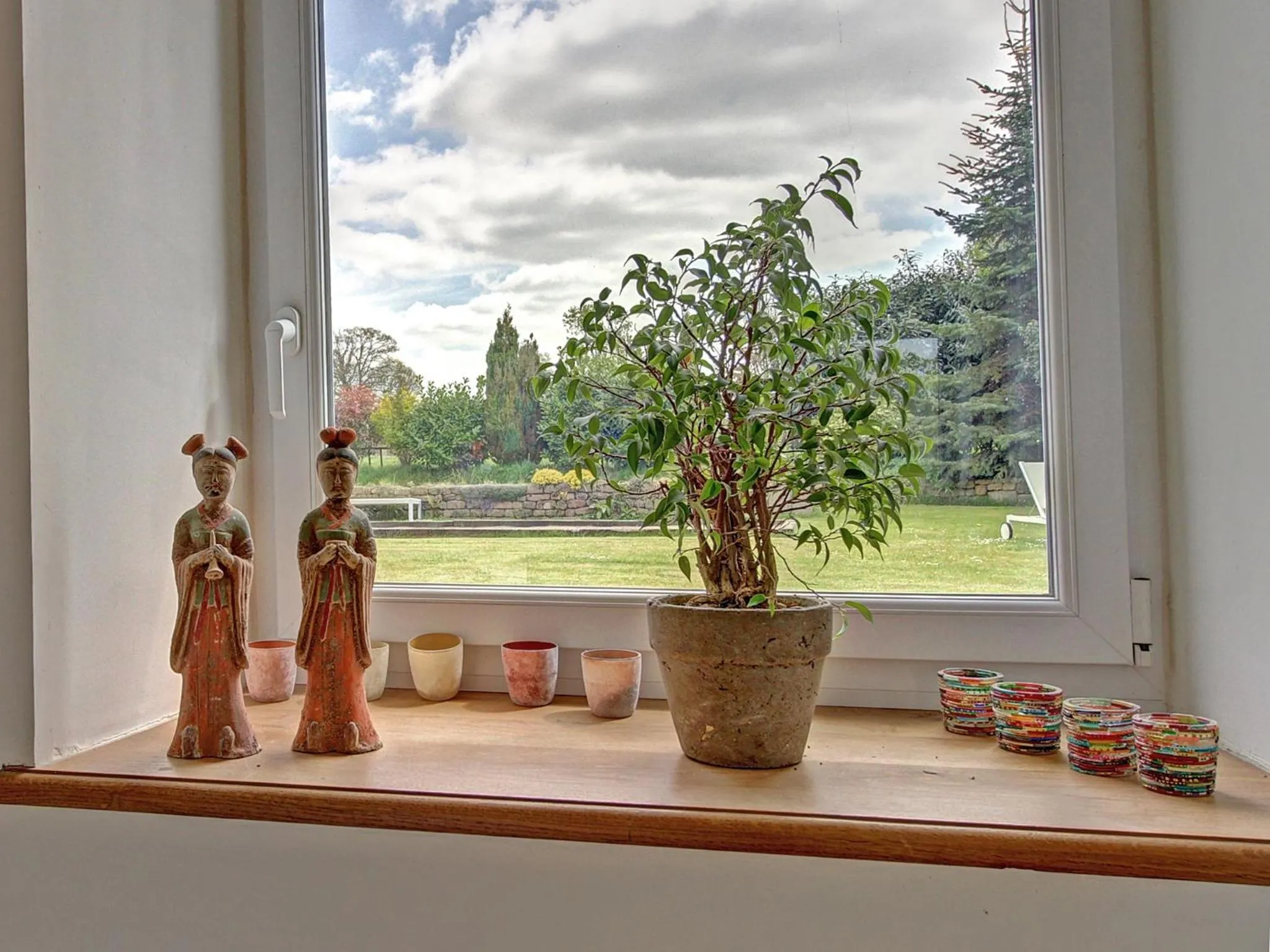 Decorative detail in Le bouddha du lac