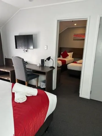 Bed in Mount Richmond Hotel