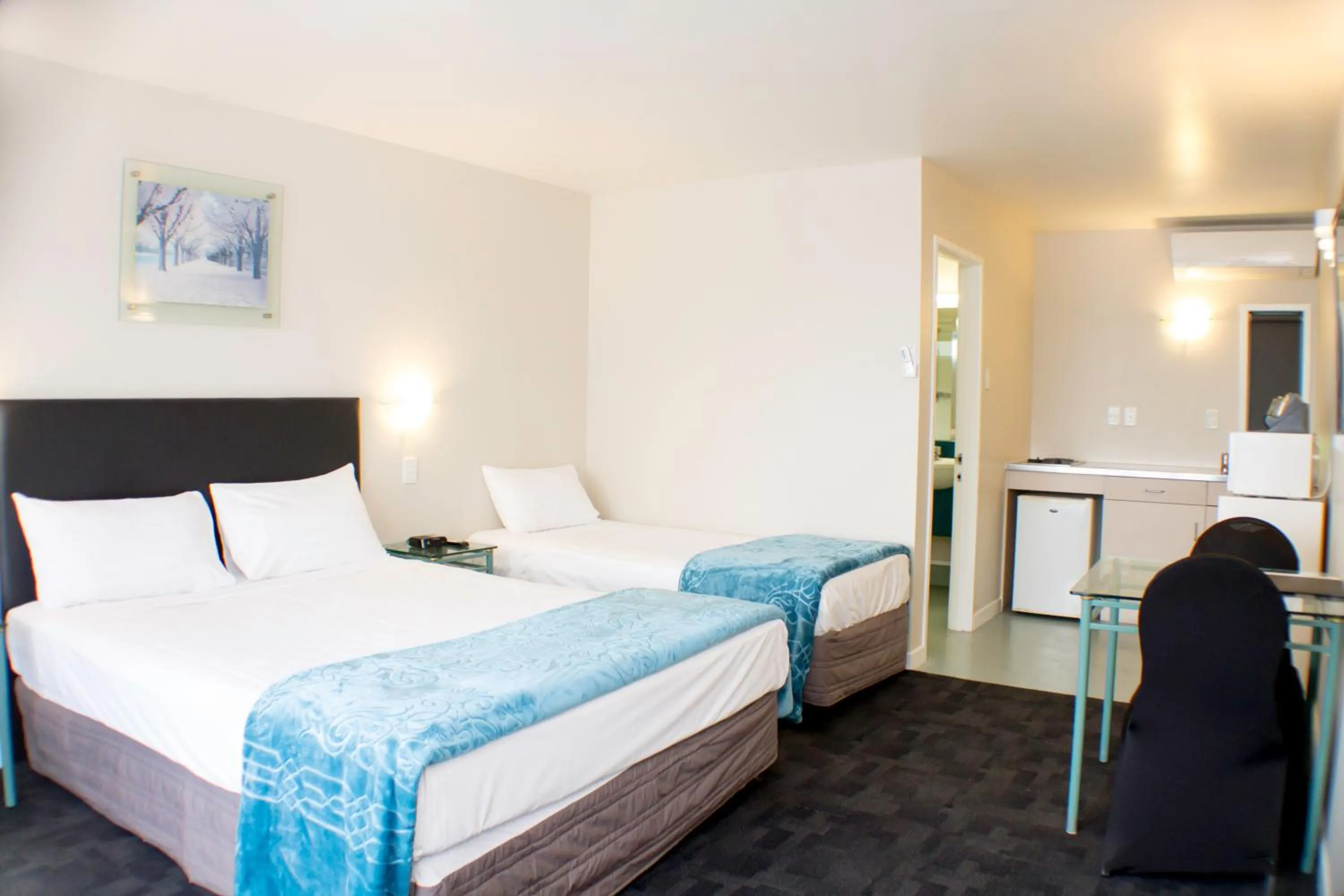 Bed in Rayland Motel