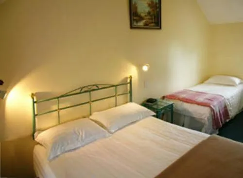 Bed in Rayland Motel