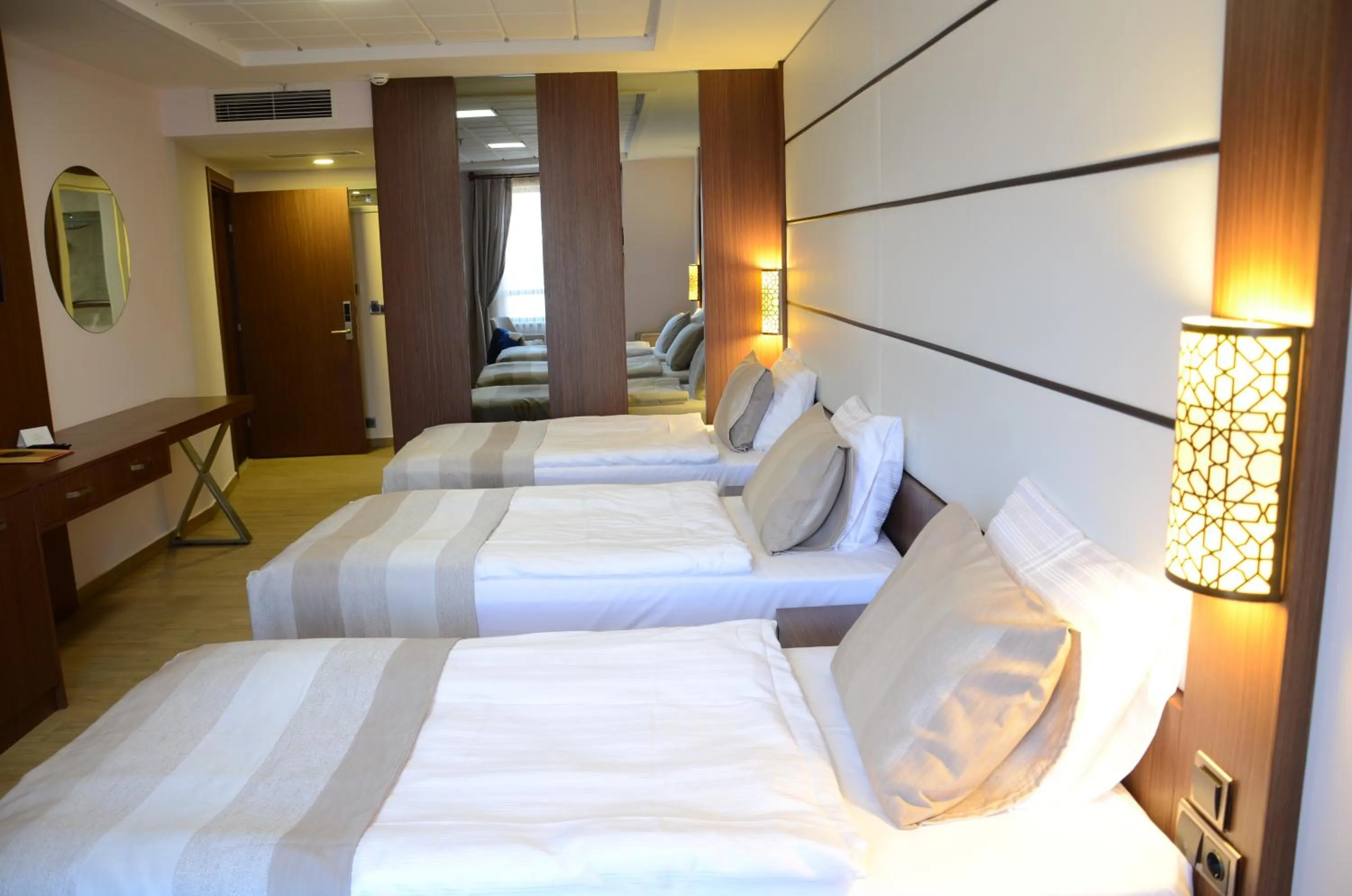 Photo of the whole room, Bed in Safa Royal Museum Hotel