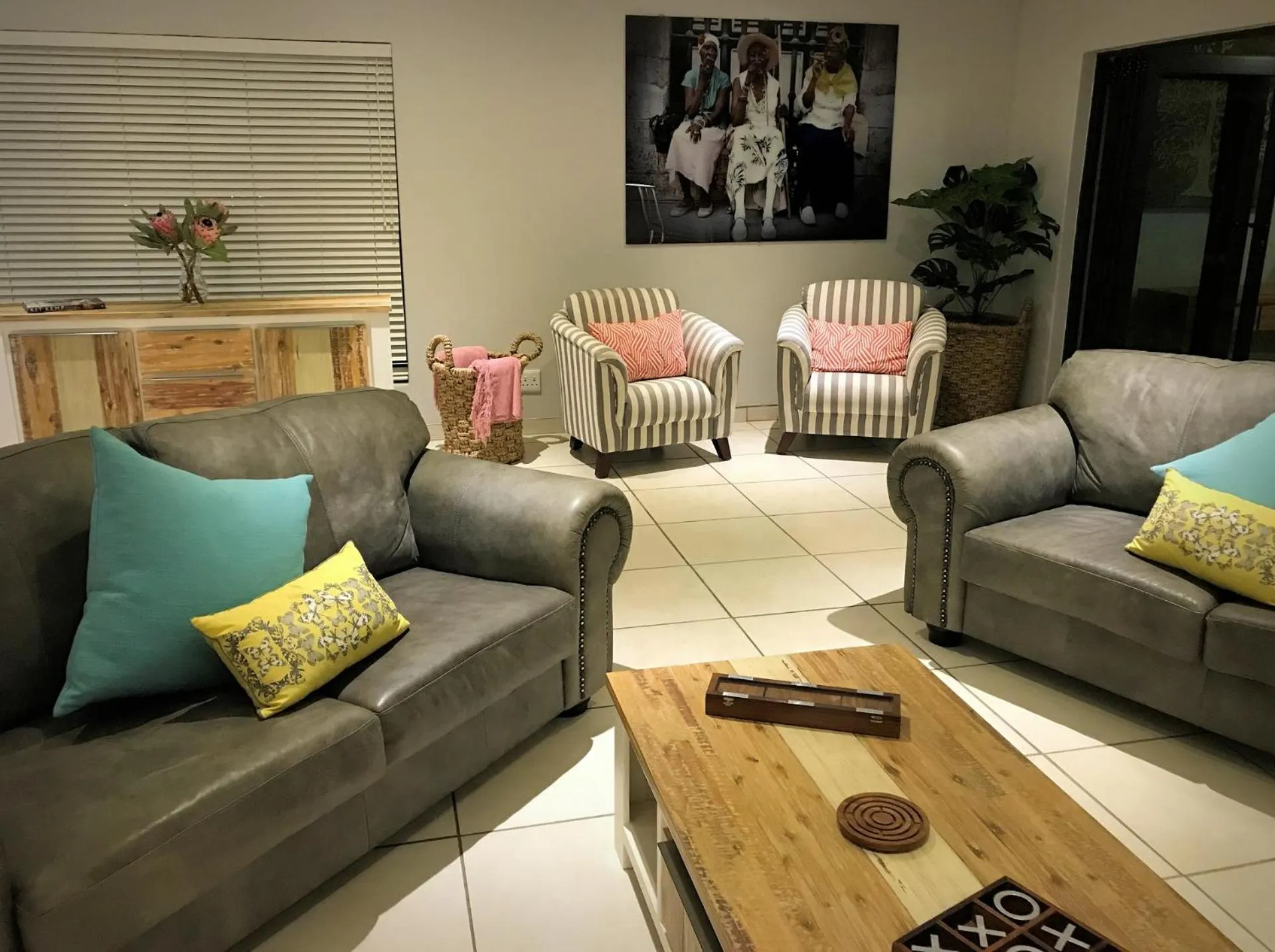 Communal lounge/ TV room in Lavender Moon Guest House