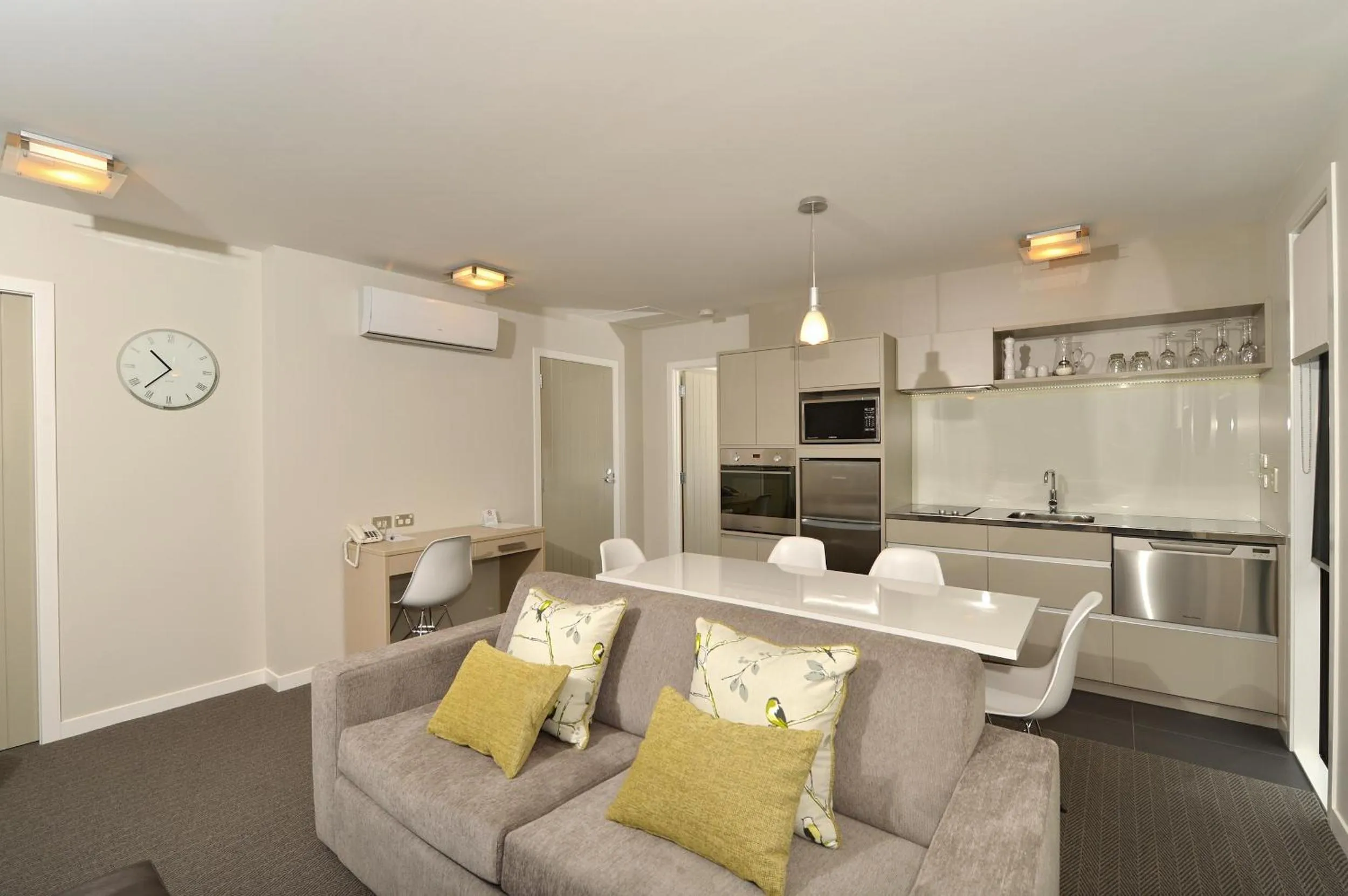 Kitchen or kitchenette in Kerikeri Homestead Motel & Apartments