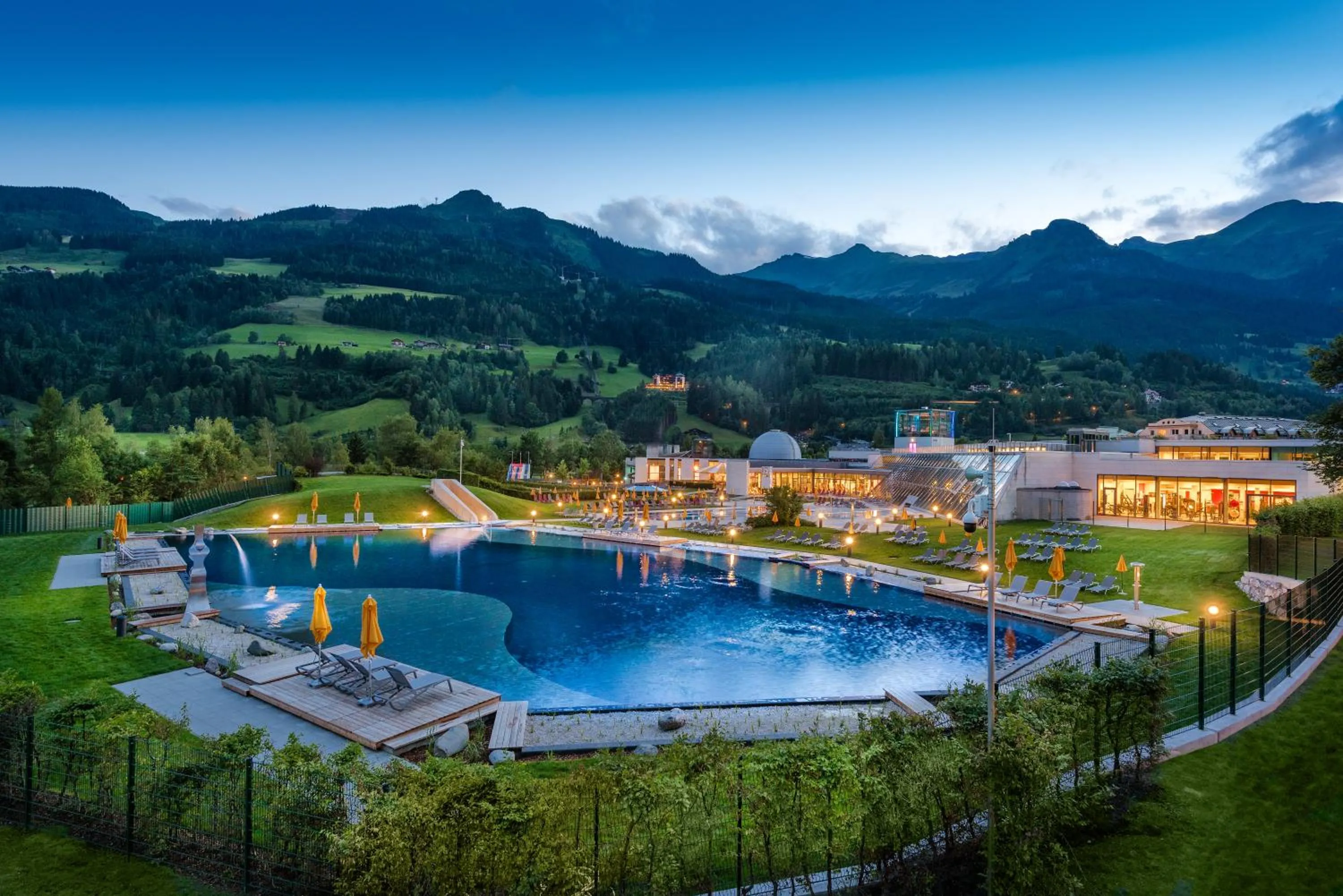 Swimming pool in Hotel Das Gastein - ganzjährig inklusive Alpentherme Gastein & Sommersaison inklusive Gasteiner Bergbahnen