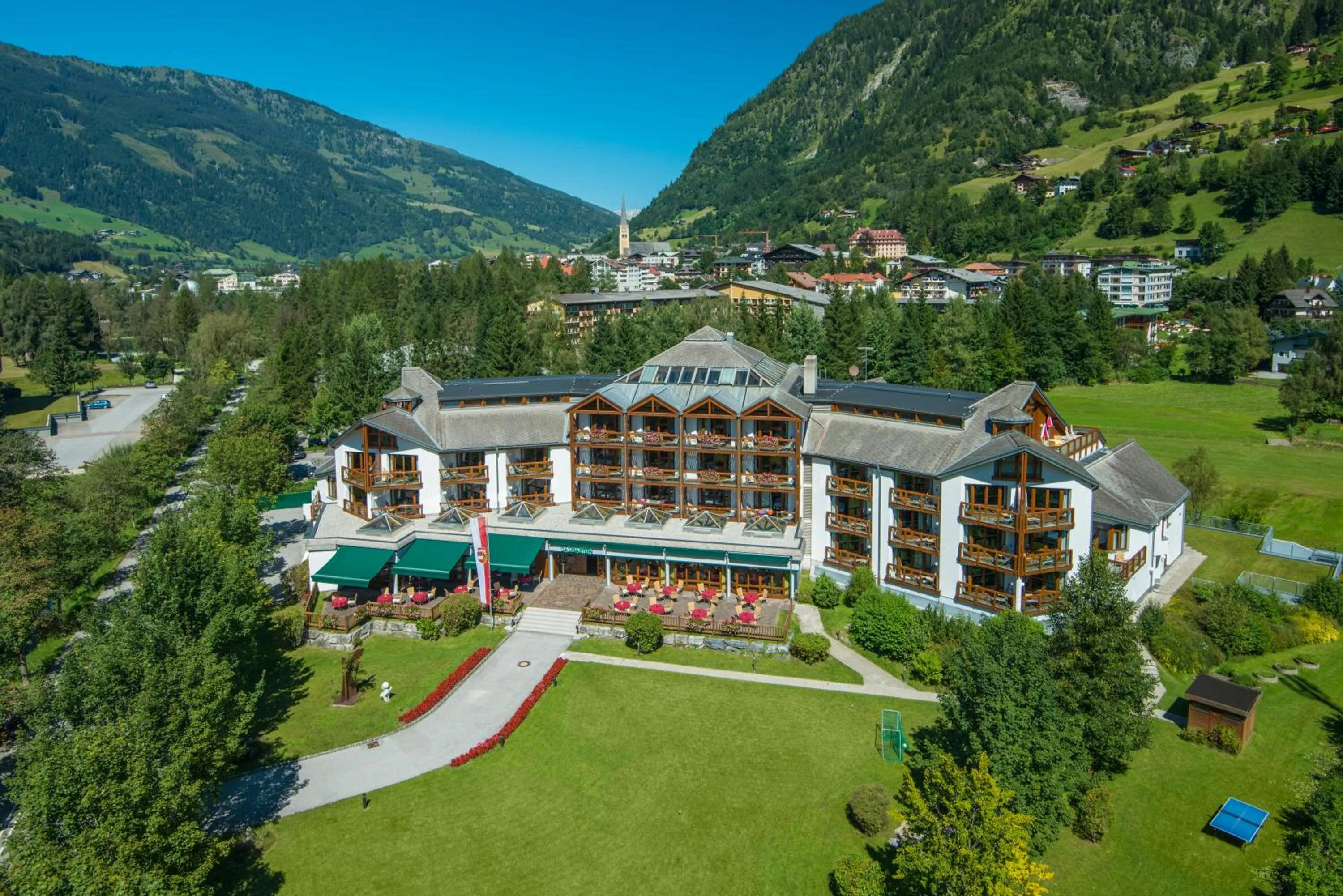 Bird's eye view in Hotel Das Gastein - ganzjährig inklusive Alpentherme Gastein & Sommersaison inklusive Gasteiner Bergbahnen
