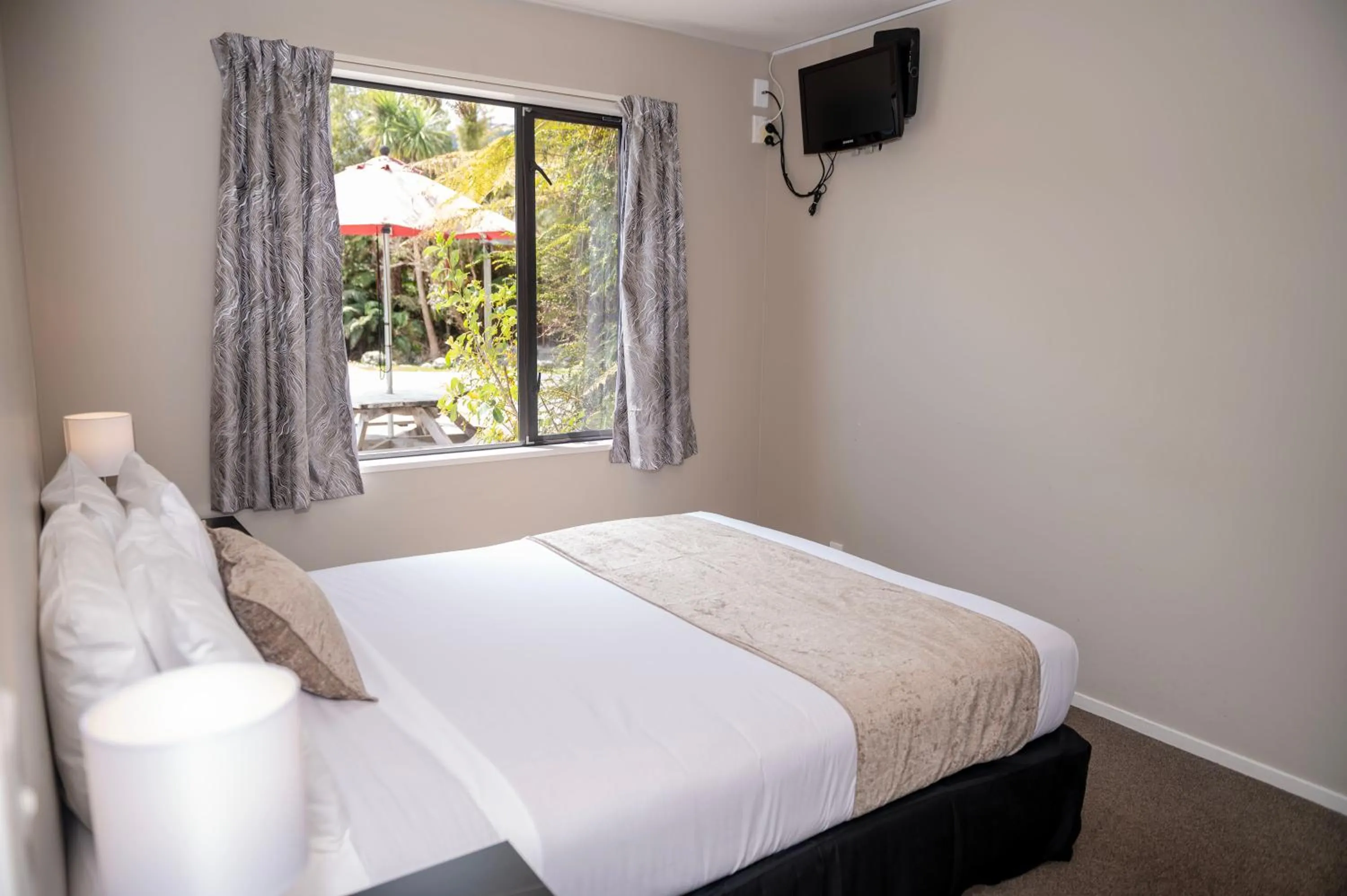 Bedroom, Bed in 58 On Cron Motel